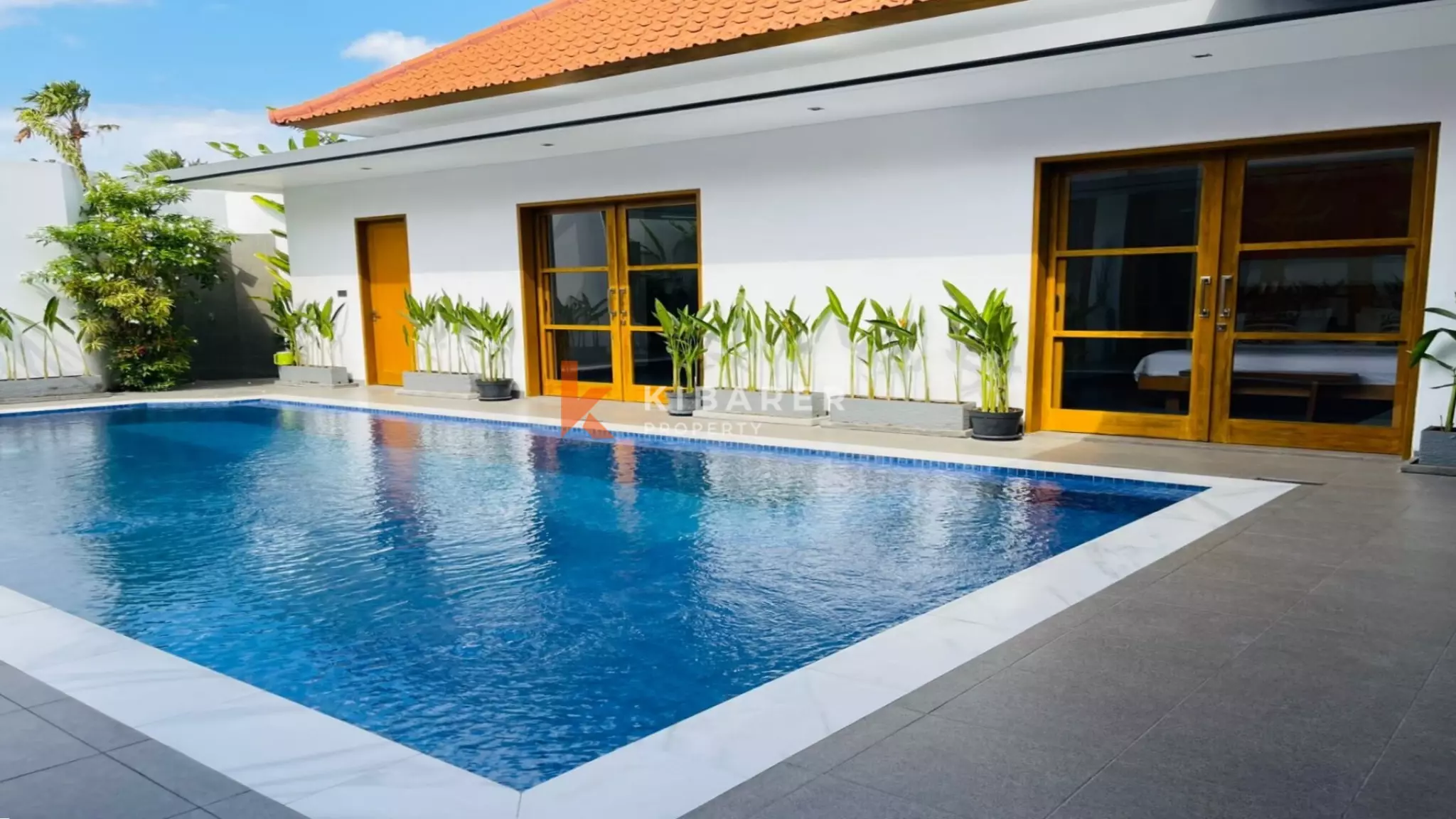 Incroyable villa ouverte de trois chambres récemment rénovée à Kerobokan