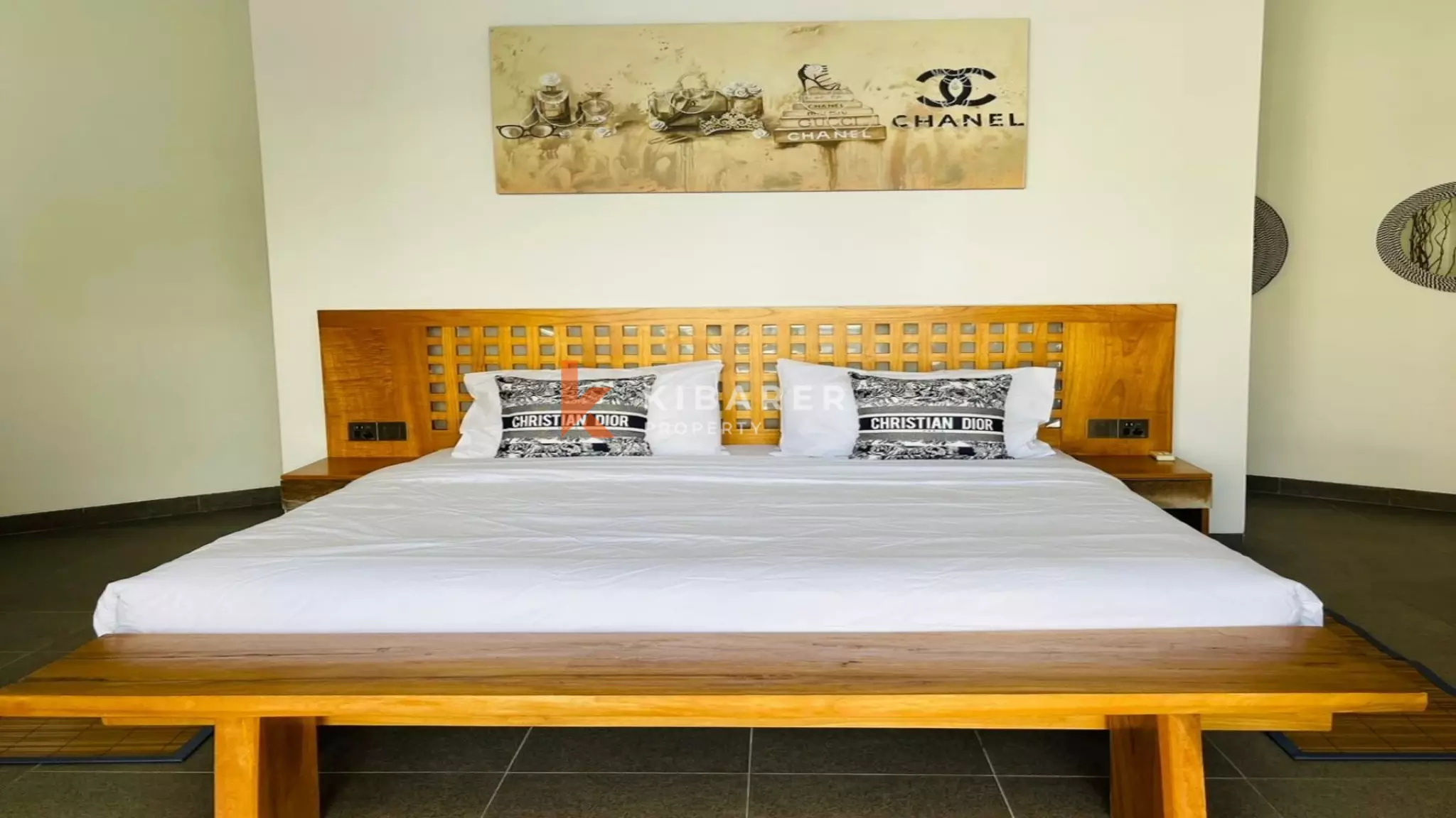 Incroyable villa ouverte de trois chambres récemment rénovée à Kerobokan