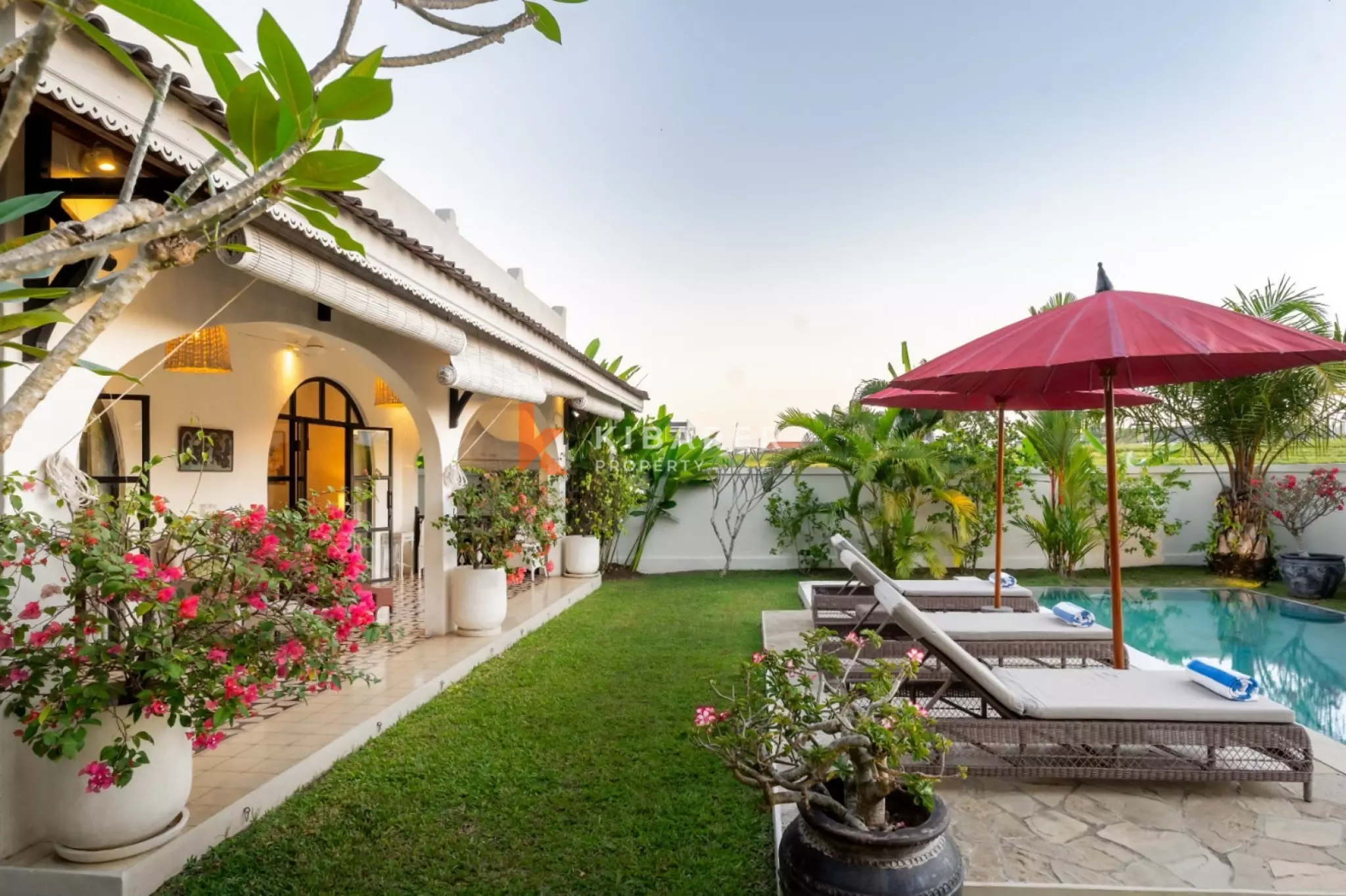 Arches blanches et rêves tropicaux – Villa de 4 chambres à Umalas