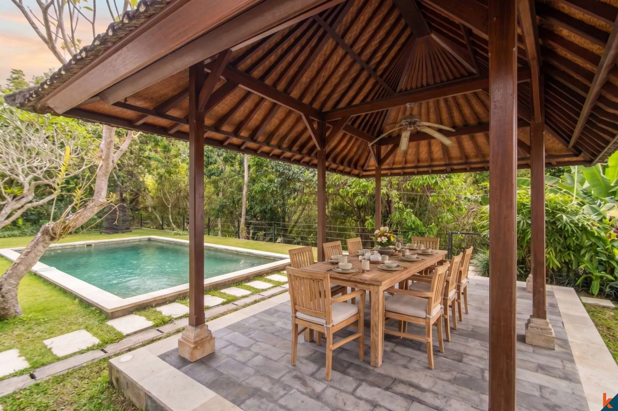 Maison de trois chambres de style traditionnel avec vue sur la jungle à Kediri - Tabanan