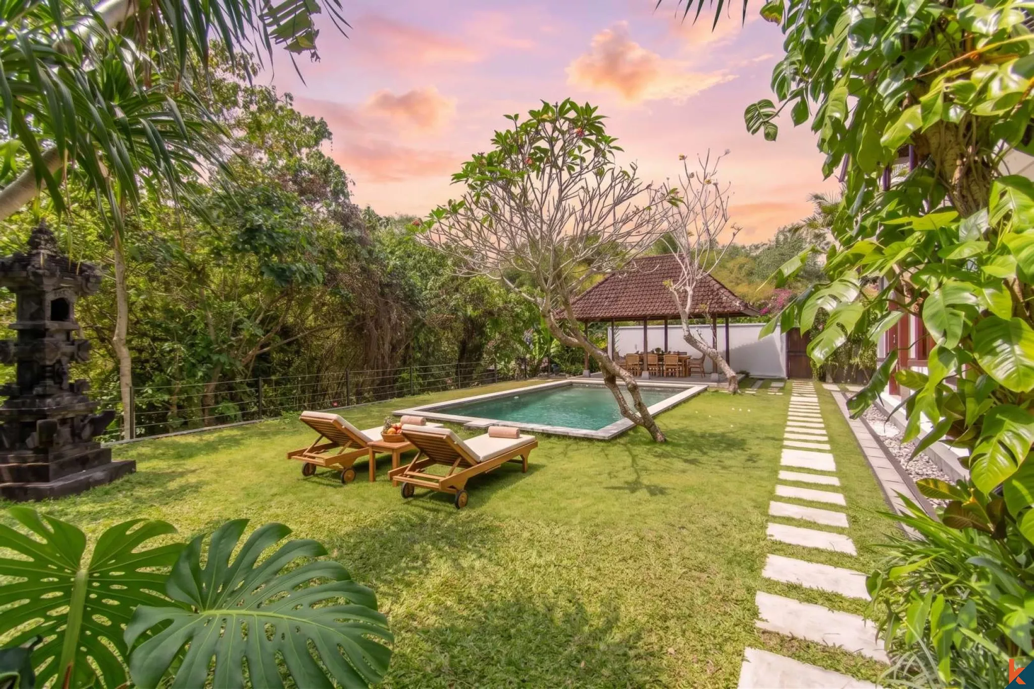 Maison de trois chambres de style traditionnel avec vue sur la jungle à Kediri - Tabanan