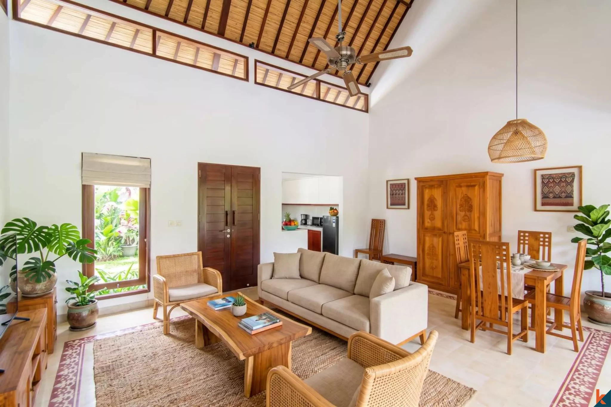 Maison de trois chambres de style traditionnel avec vue sur la jungle à Kediri - Tabanan