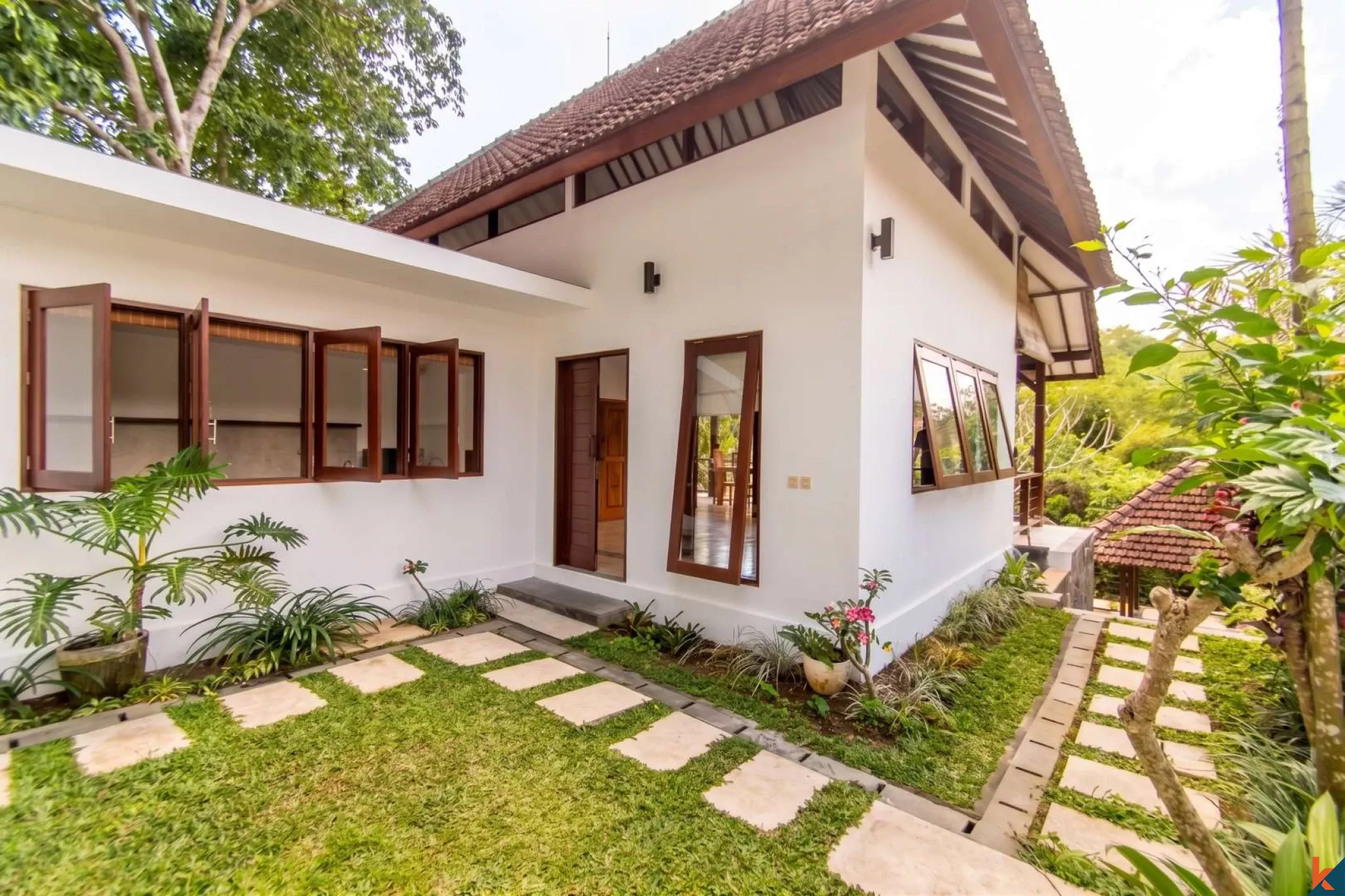 Maison de trois chambres de style traditionnel avec vue sur la jungle à Kediri - Tabanan