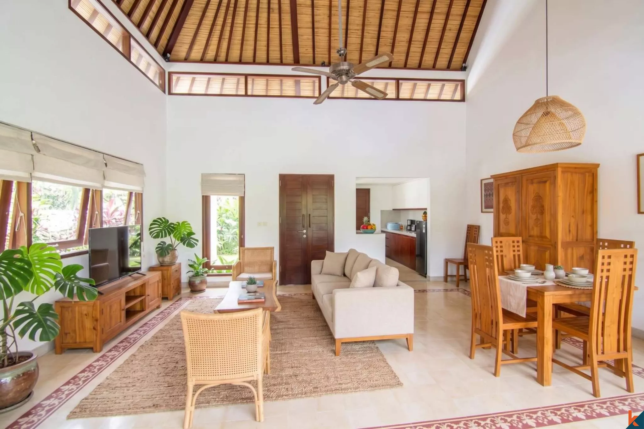 Maison de trois chambres de style traditionnel avec vue sur la jungle à Kediri - Tabanan