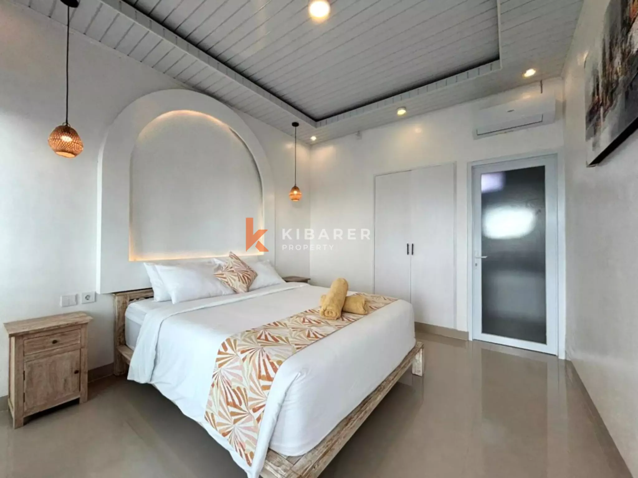 Hunian Minimalis – Vila Dua Kamar Tidur di Dekat Berawa