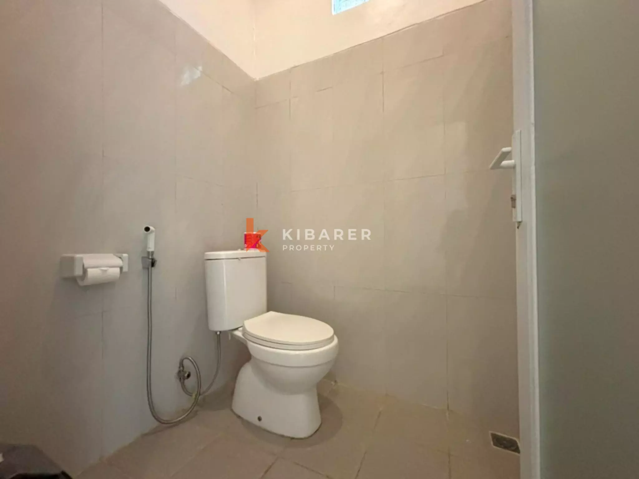 Hunian Minimalis – Vila Dua Kamar Tidur di Dekat Berawa