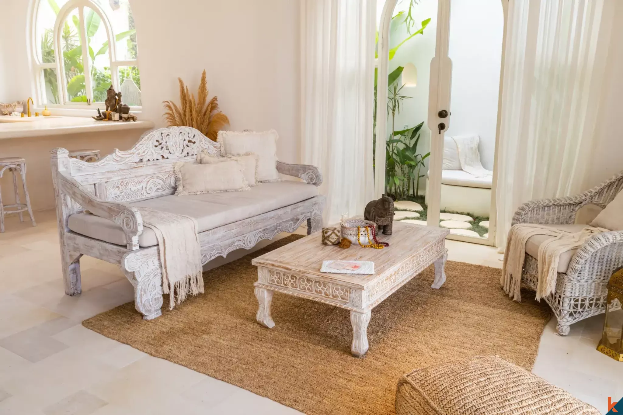 Beautiful Three Bedroom Leasehold Mediterranean villa with Ocean Views in Seseh