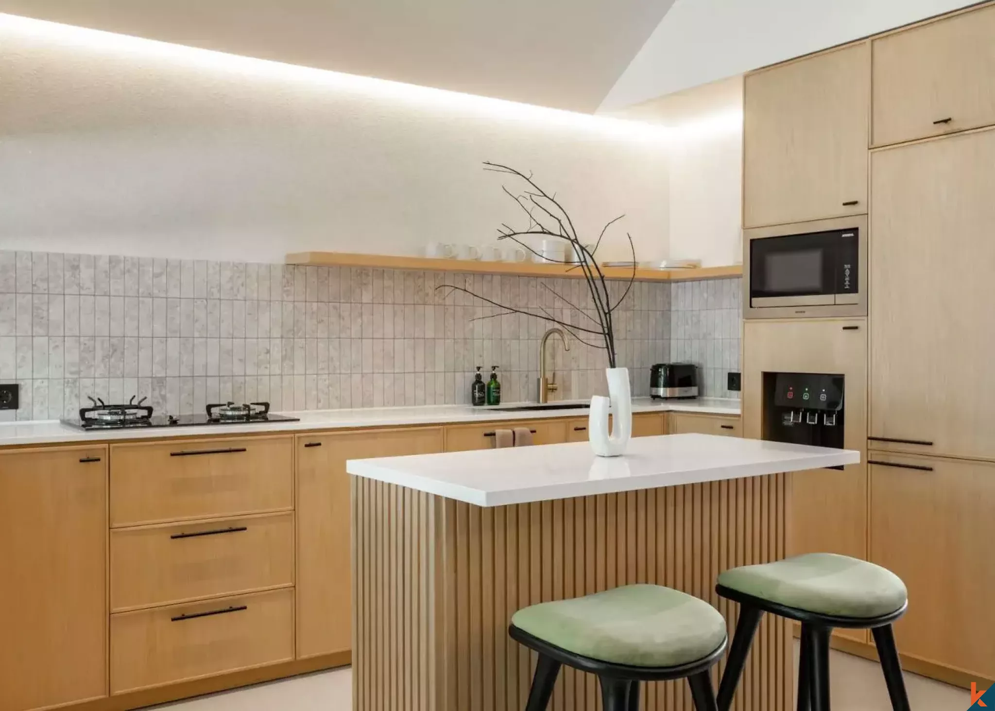 Vila Tropis Modern Satu Kamar Tidur di dalam Kompleks Resor di Jimbaran