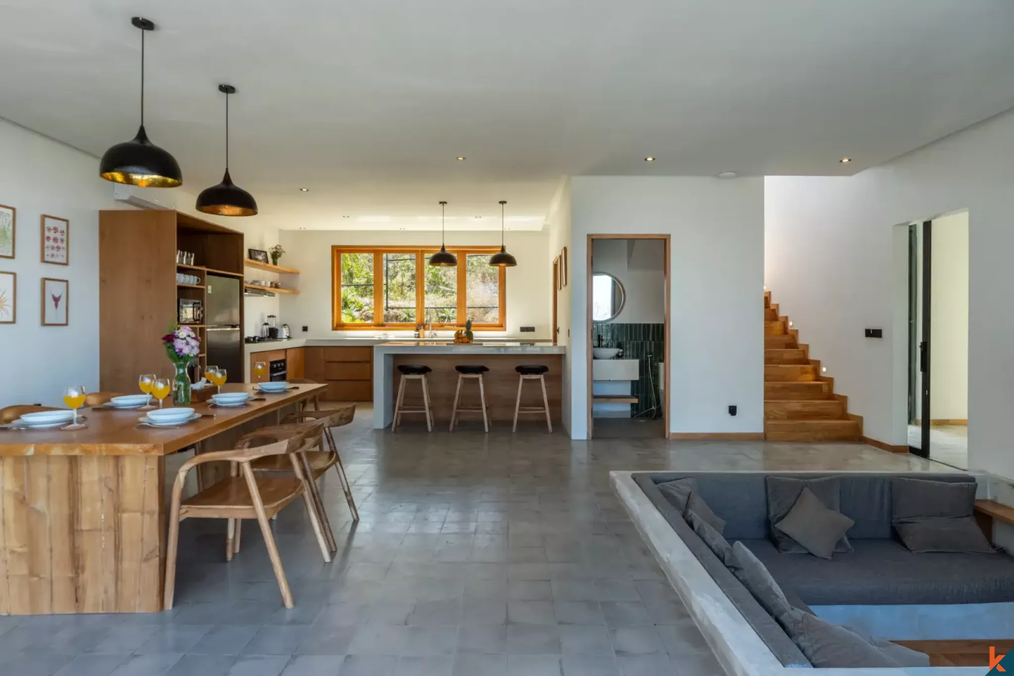 Villa dengan Pemandangan Laut dan Tiga Kamar Tidur untuk Disewa di Uluwatu