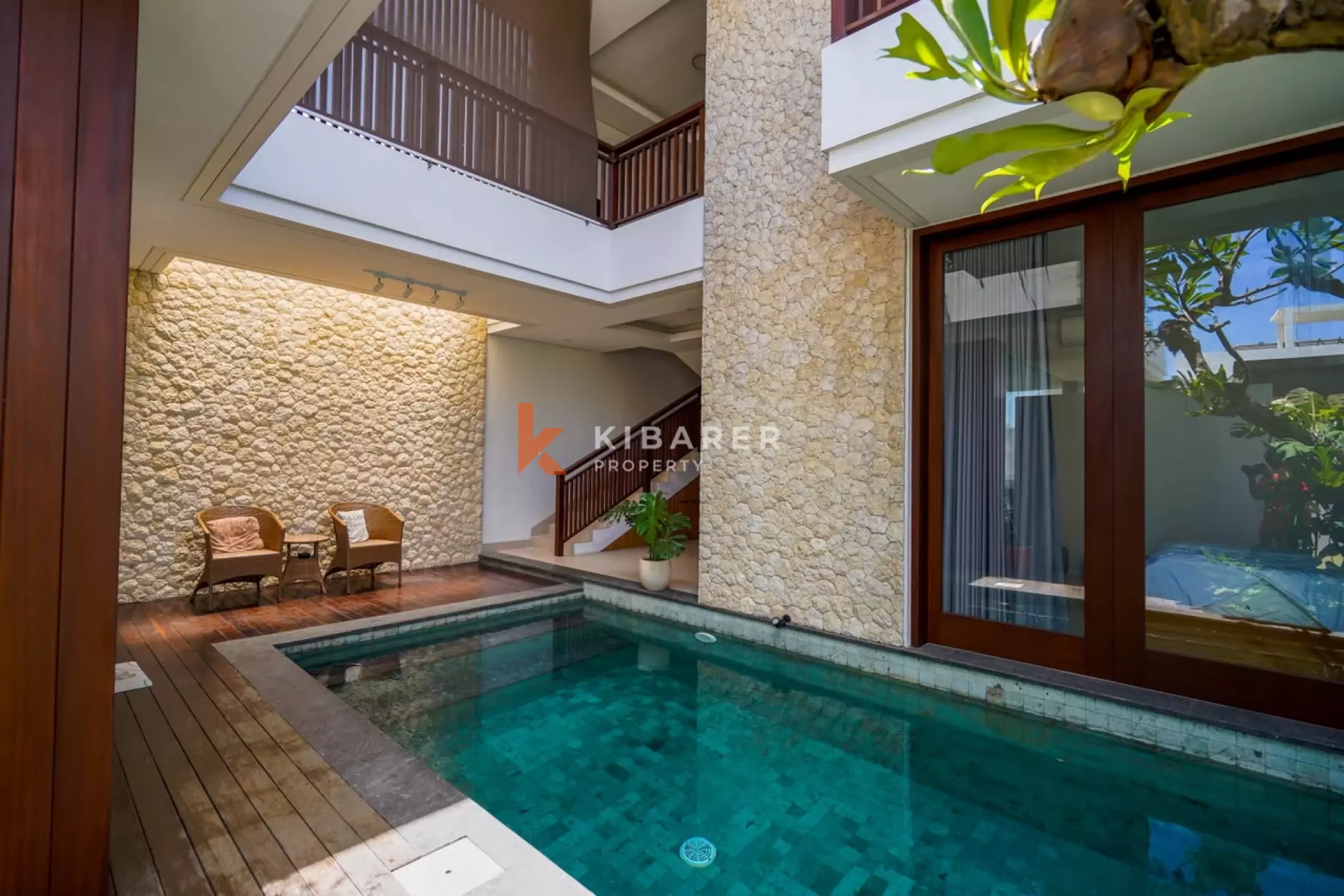 Vila Tiga Kamar Tidur Berperabotan Lengkap dengan Ruang Tertutup di Cemagi