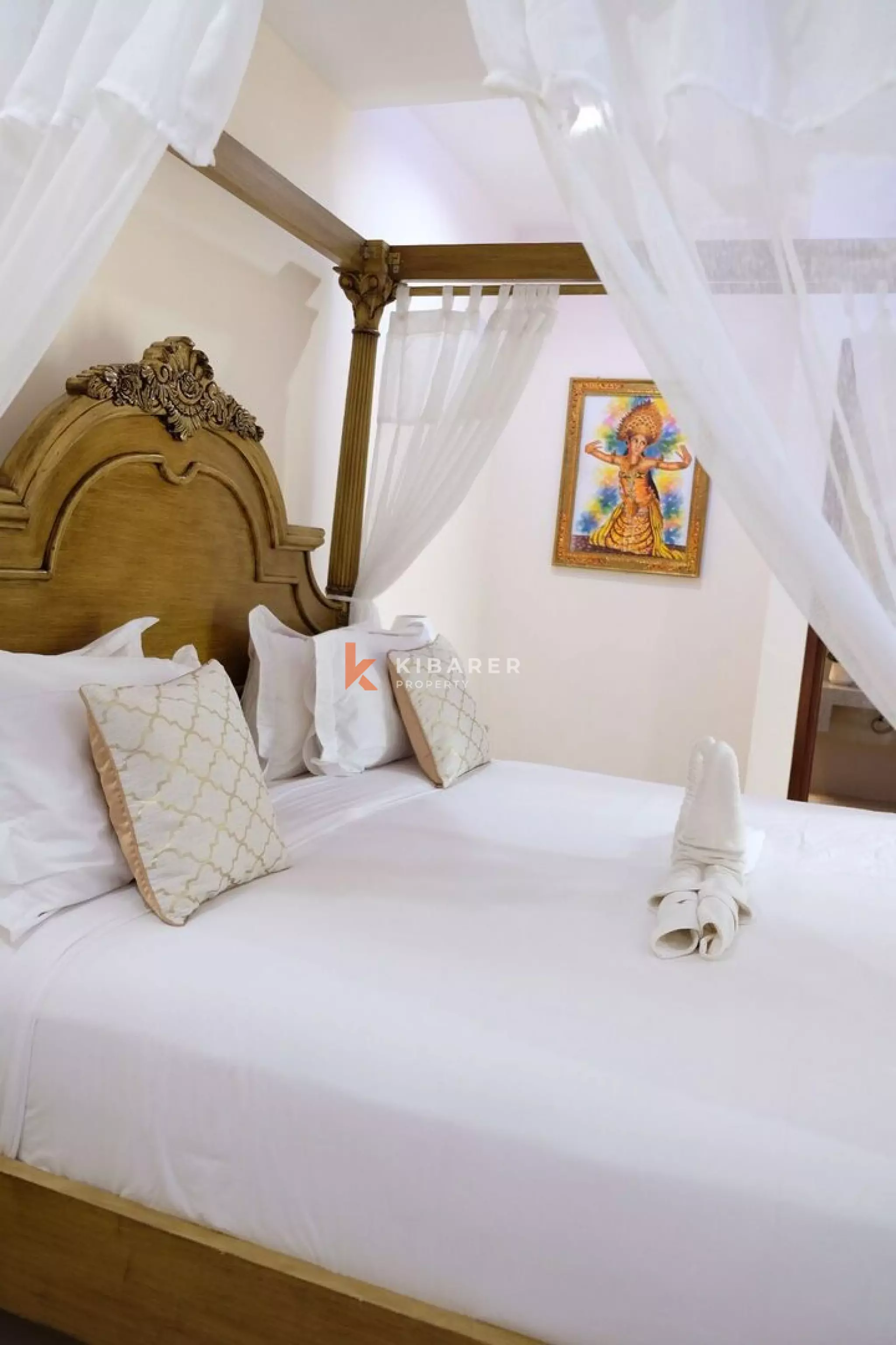 Belle villa de quatre chambres avec une vie ouverte à Nusa Dua