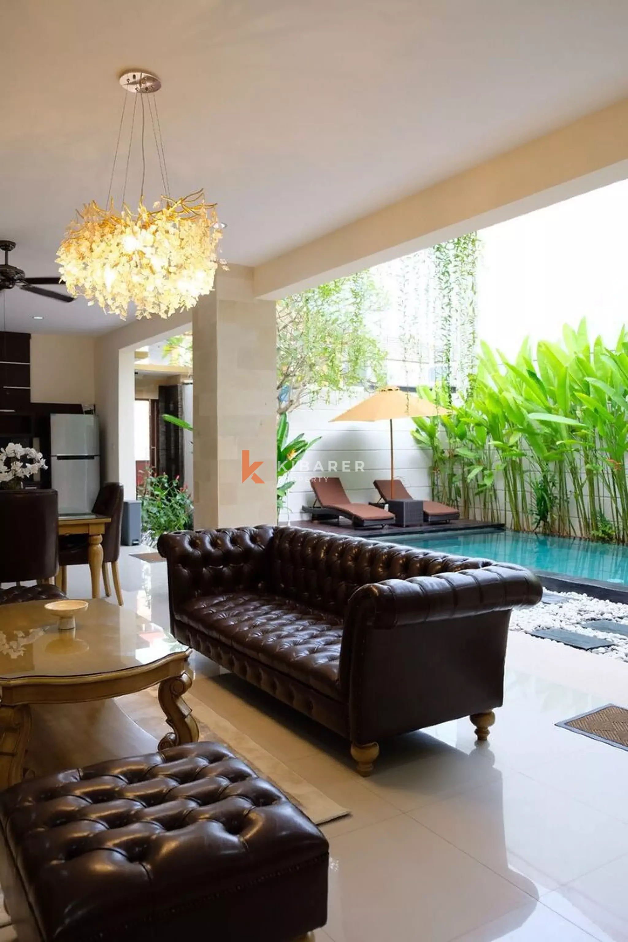 Belle villa de quatre chambres avec une vie ouverte à Nusa Dua