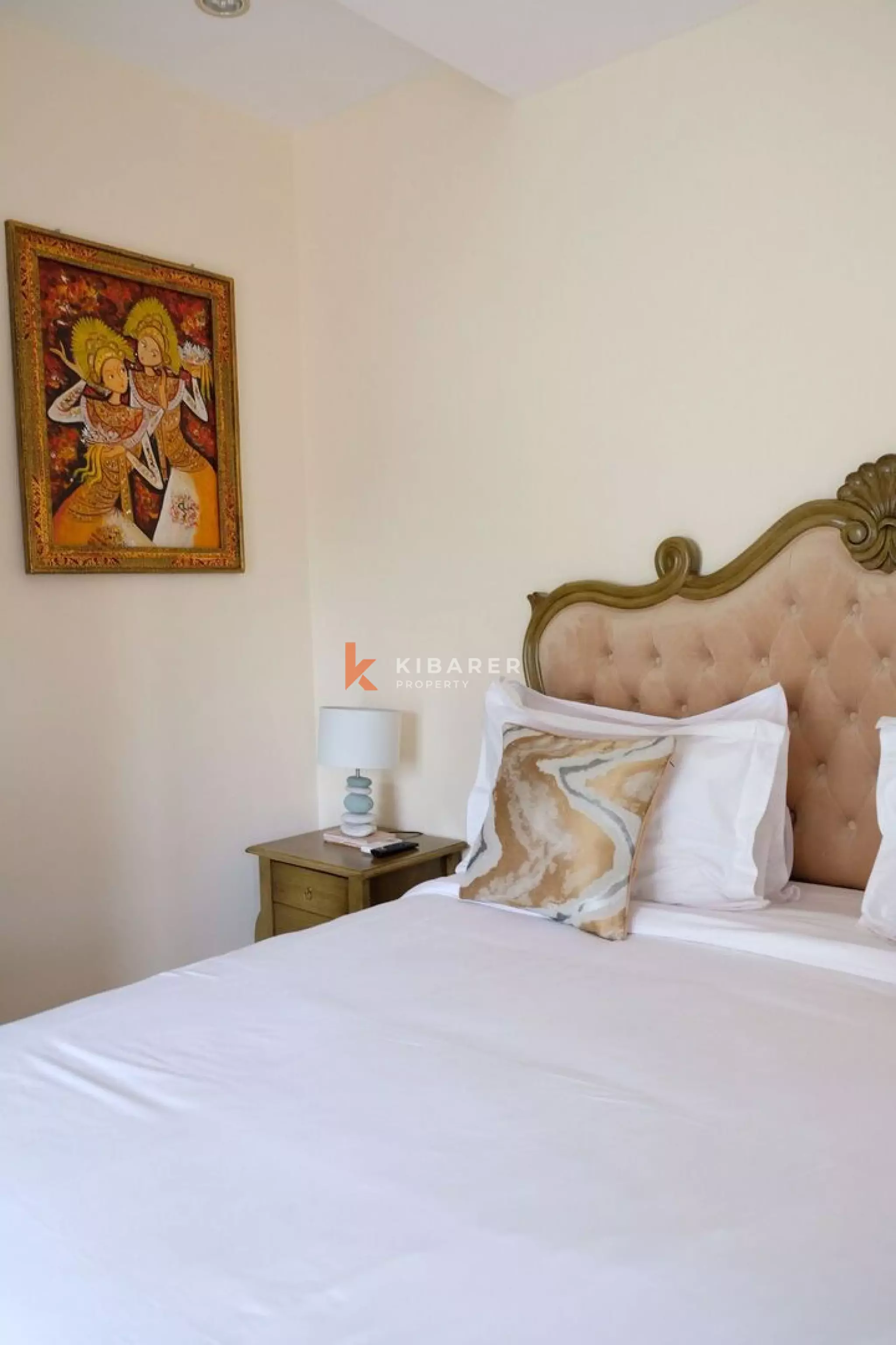 Belle villa de quatre chambres avec une vie ouverte à Nusa Dua
