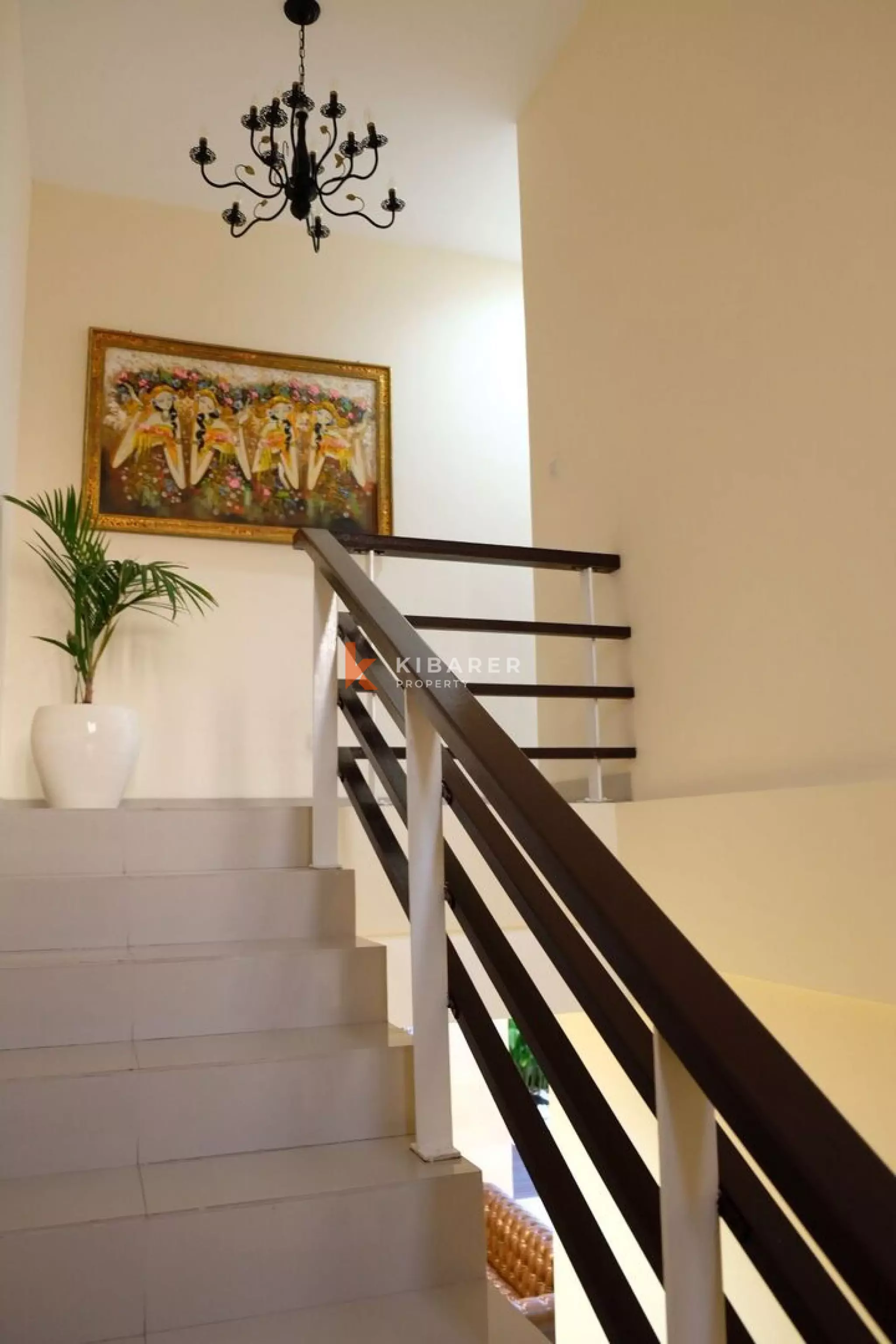Belle villa de quatre chambres avec une vie ouverte à Nusa Dua
