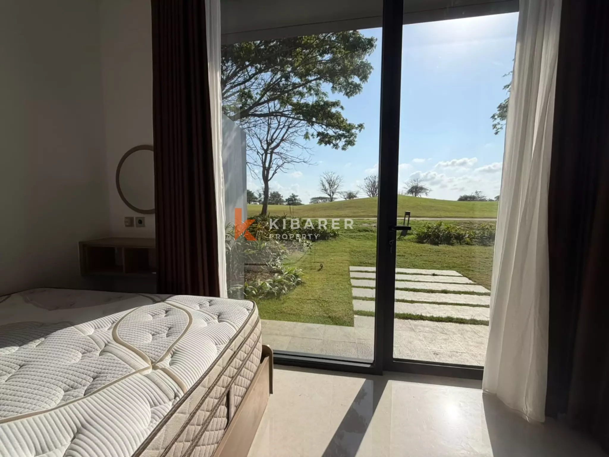 Vila Mewah Tiga Kamar Tidur dengan Kolam Renang Pribadi dan Pemandangan Lapangan Golf di Pecatu