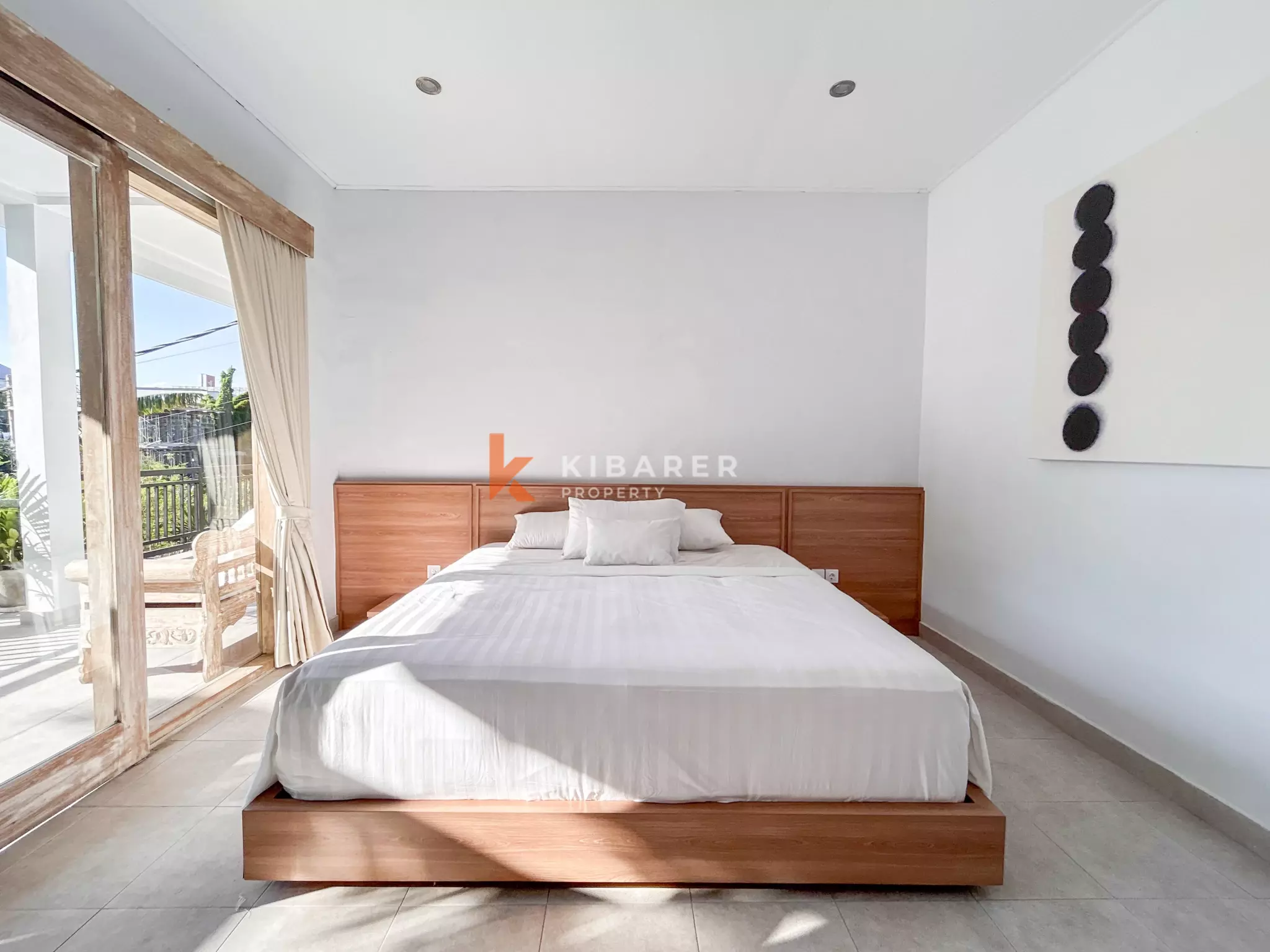 Villa Tropis Modern Dua Kamar Tidur dengan Kolam Renang Pribadi