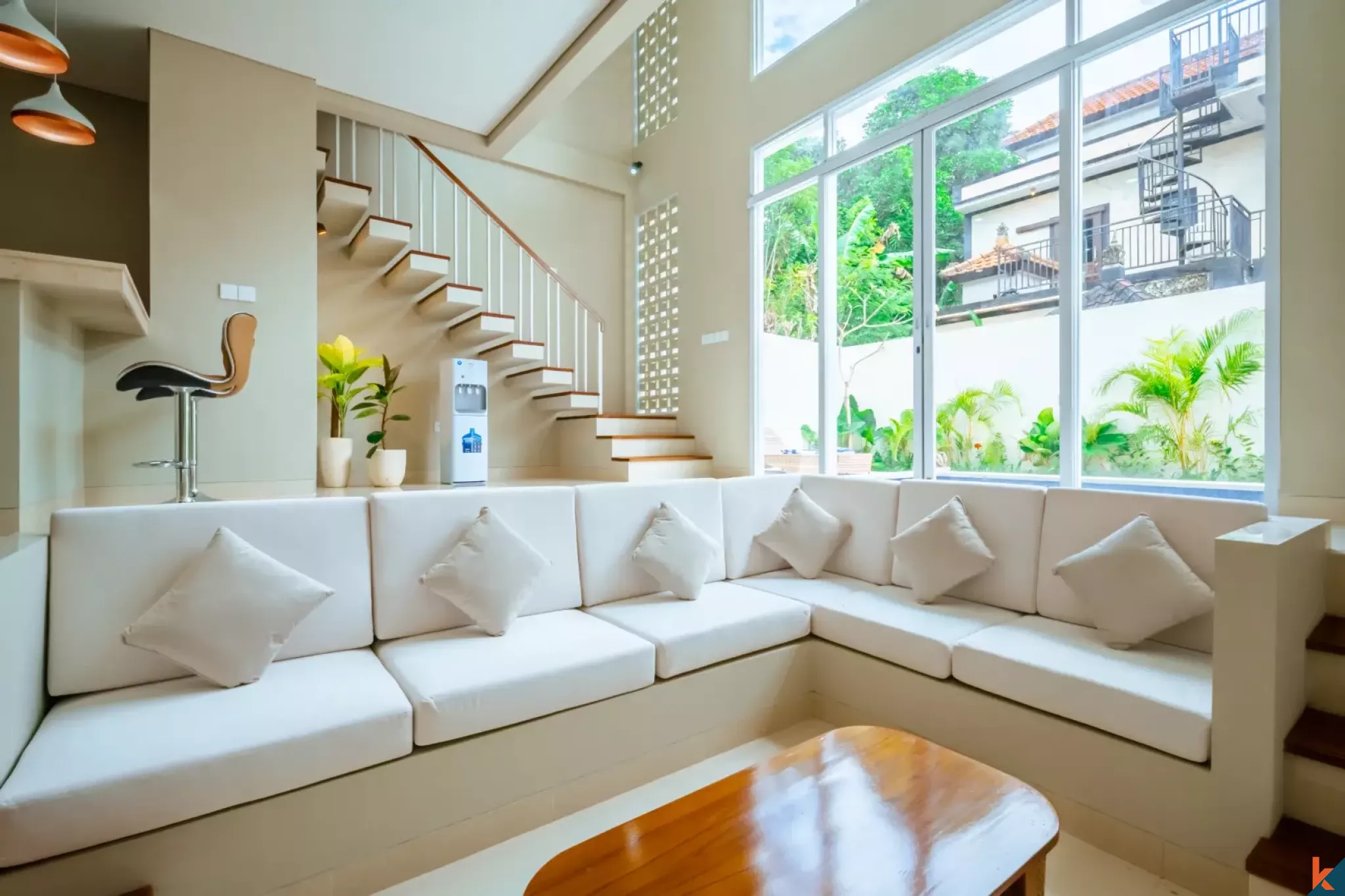 Villa satu kamar tidur baru dan langka dengan hak sewa jangka panjang di kawasan Bukit Pecatu yang modis