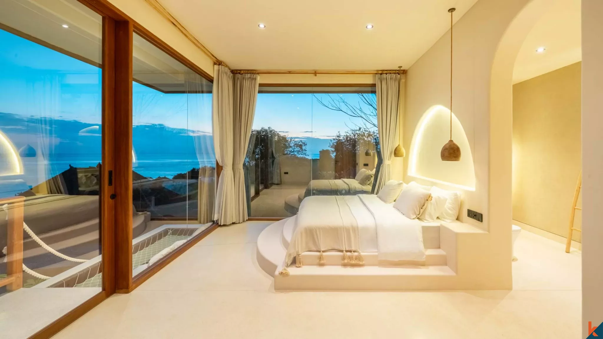 Modern Mediterranean One-Bedroom Villa with Ocean Views in Nusa Lembongan