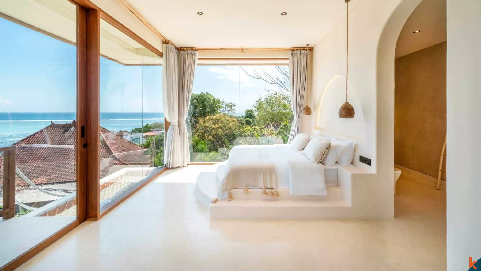 Modern Mediterranean One-Bedroom Villa with Ocean Views in Nusa Lembongan
