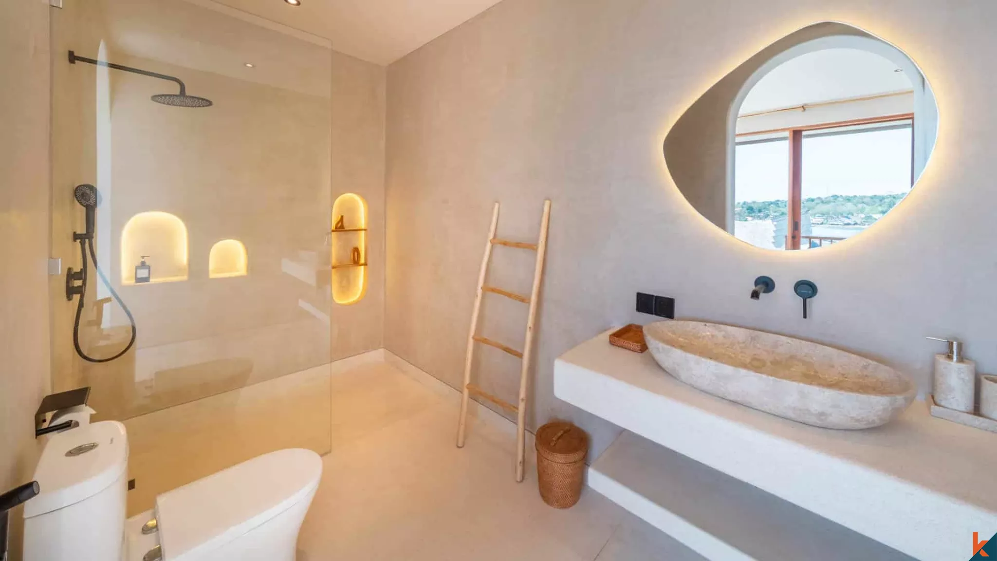 Modern Mediterranean One-Bedroom Villa with Ocean Views in Nusa Lembongan