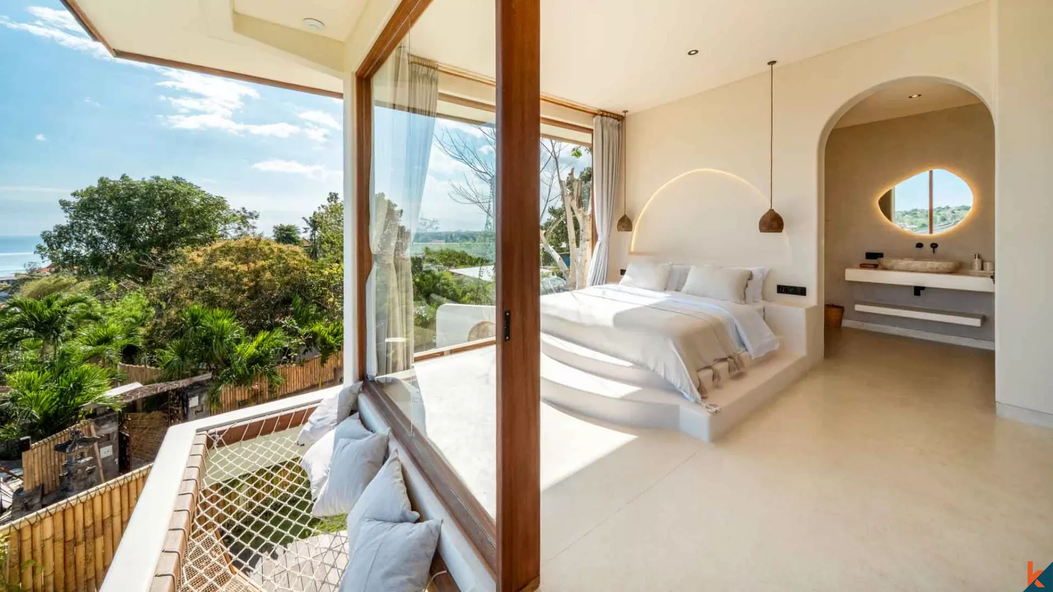 Modern Mediterranean One-Bedroom Villa with Ocean Views in Nusa Lembongan