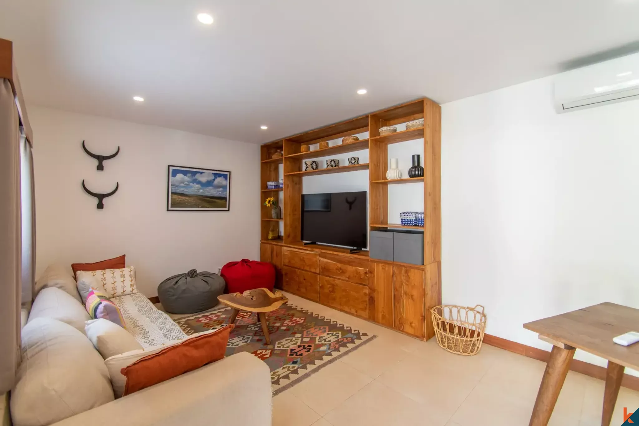Fantastic three bedroom modern joglo style for lease in Kedungu