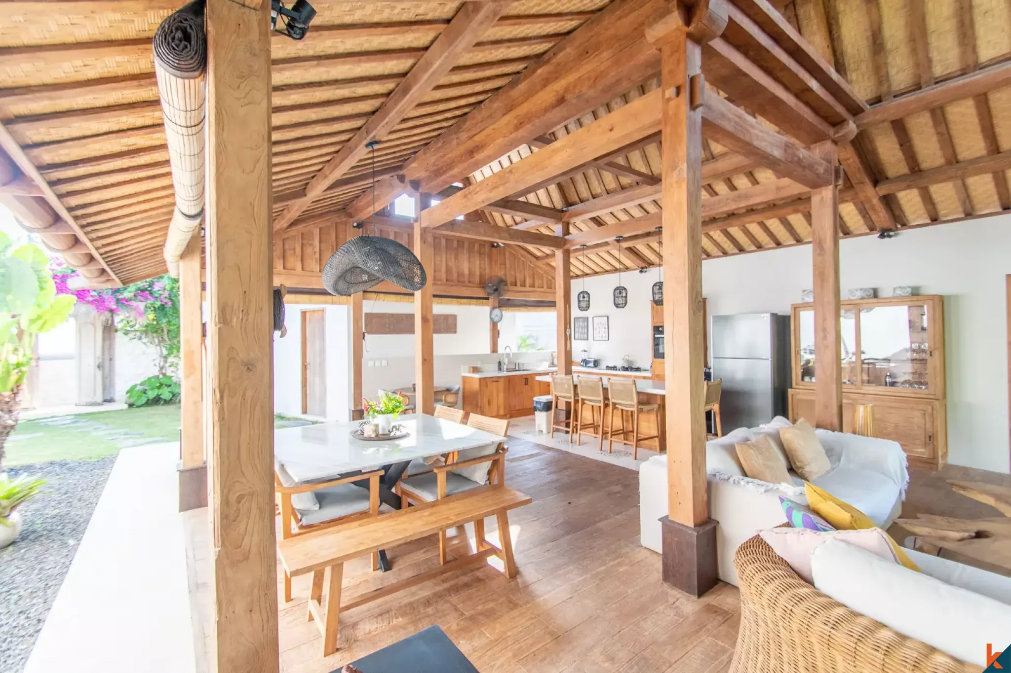 Fantastic three bedroom modern joglo style for lease in Kedungu