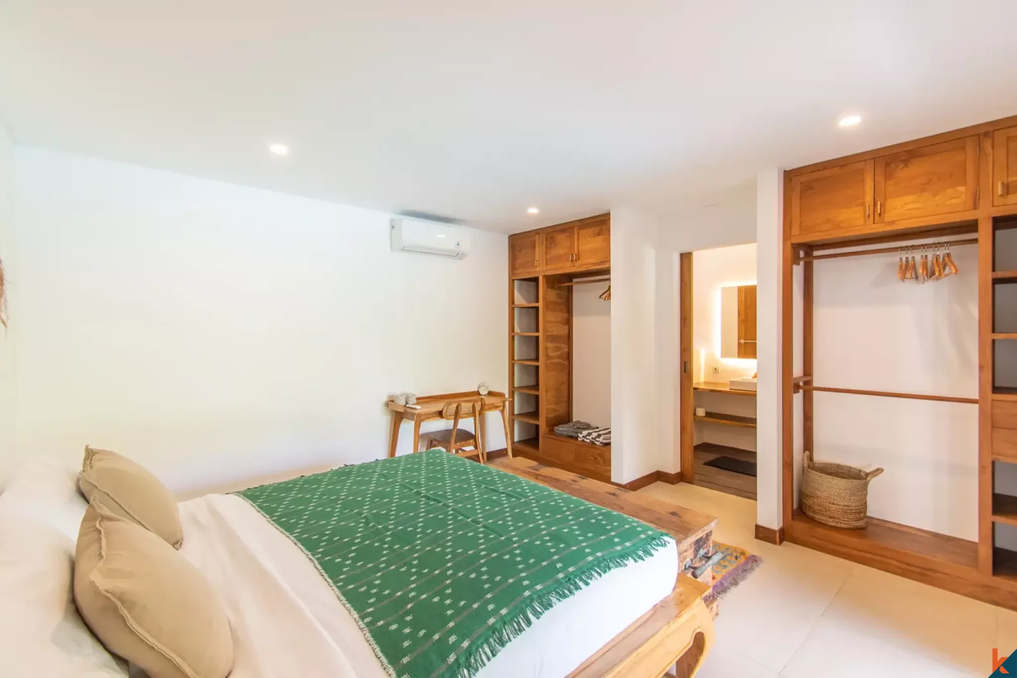 Fantastic three bedroom modern joglo style for lease in Kedungu