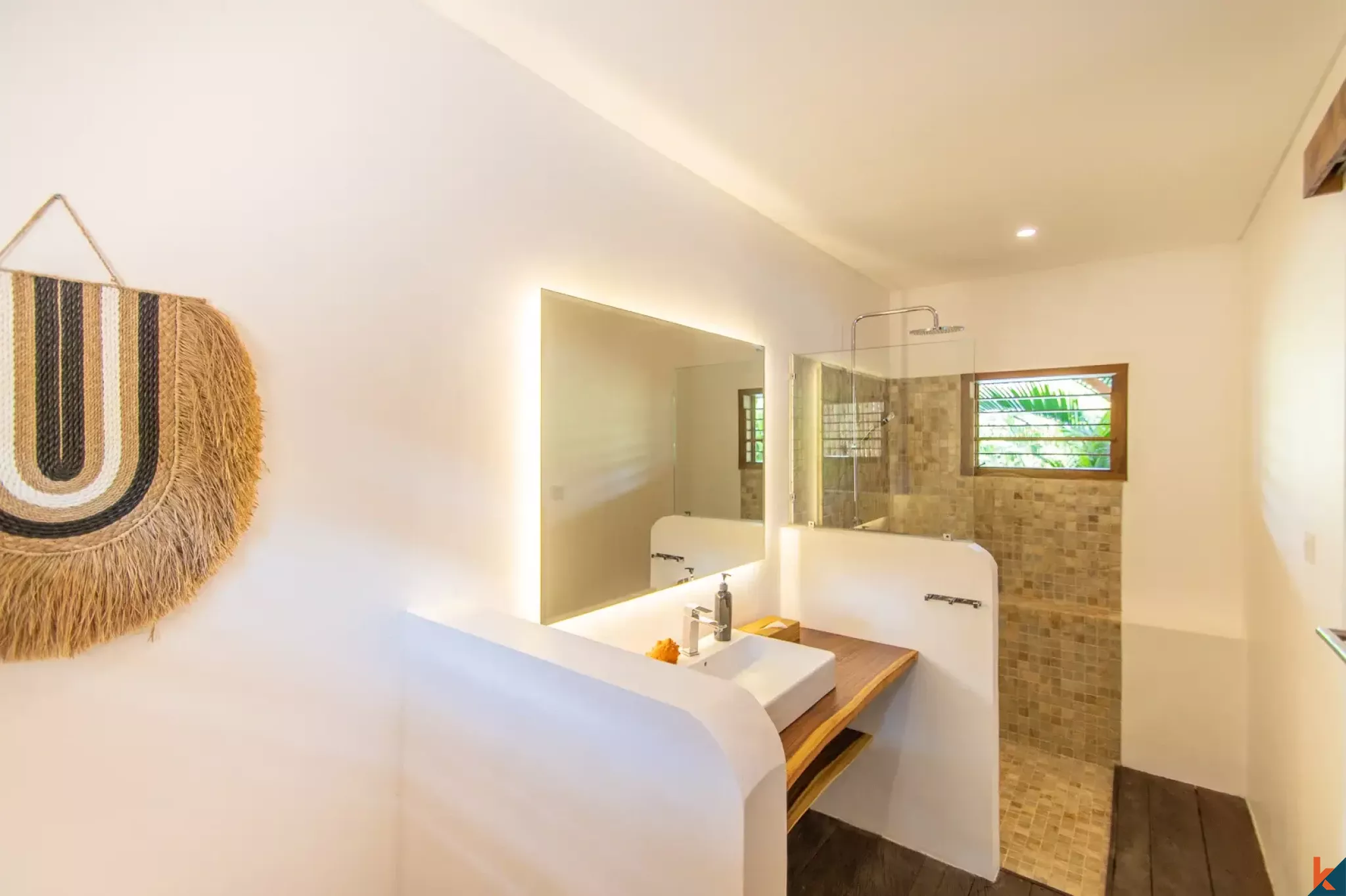 Fantastic three bedroom modern joglo style for lease in Kedungu