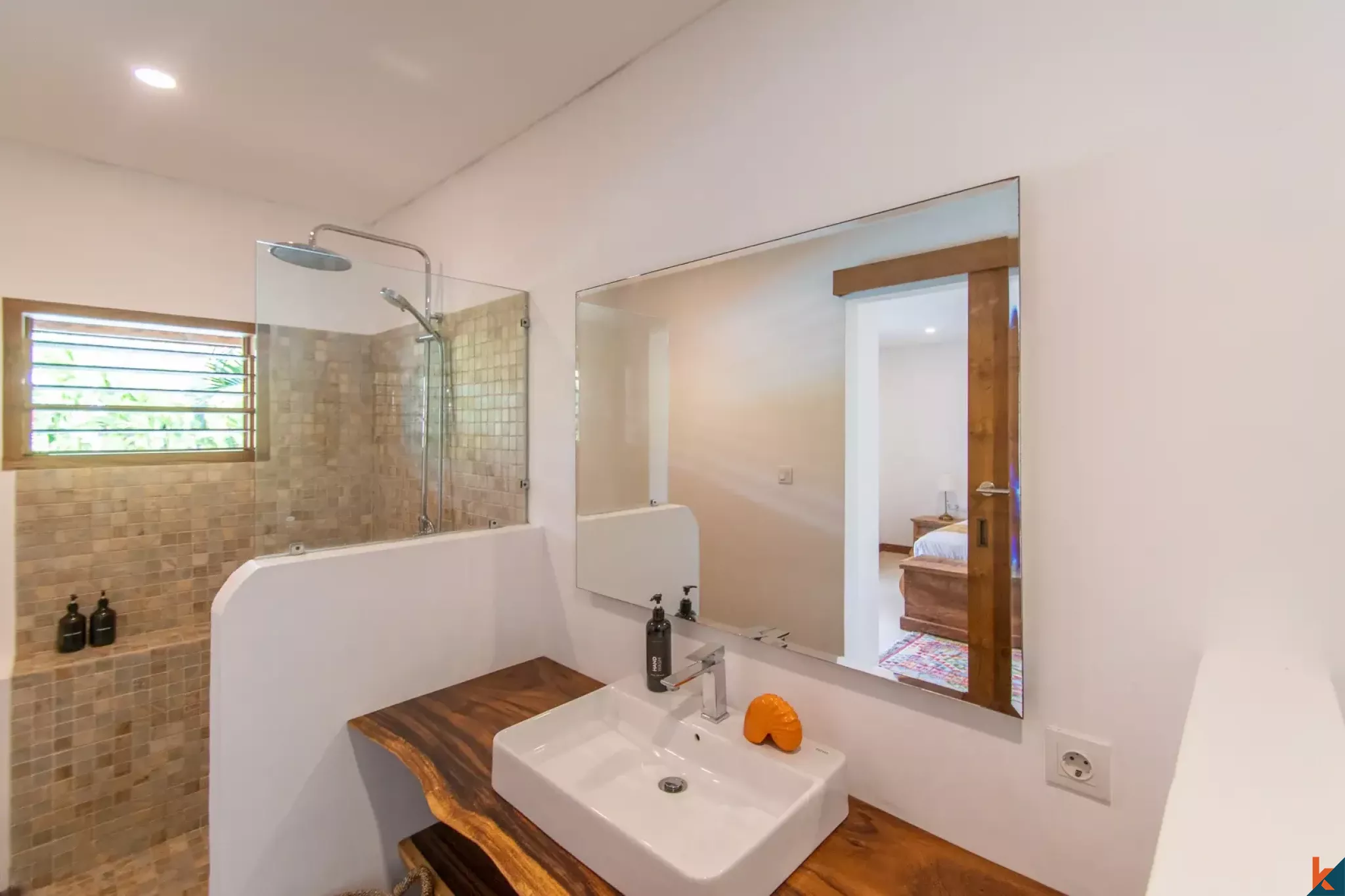 Fantastic three bedroom modern joglo style for lease in Kedungu
