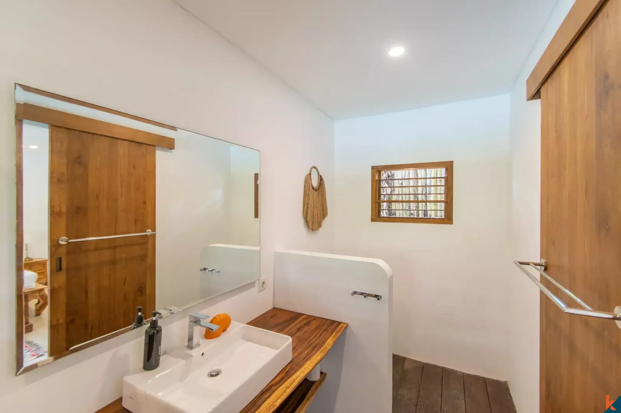 Fantastic three bedroom modern joglo style for lease in Kedungu