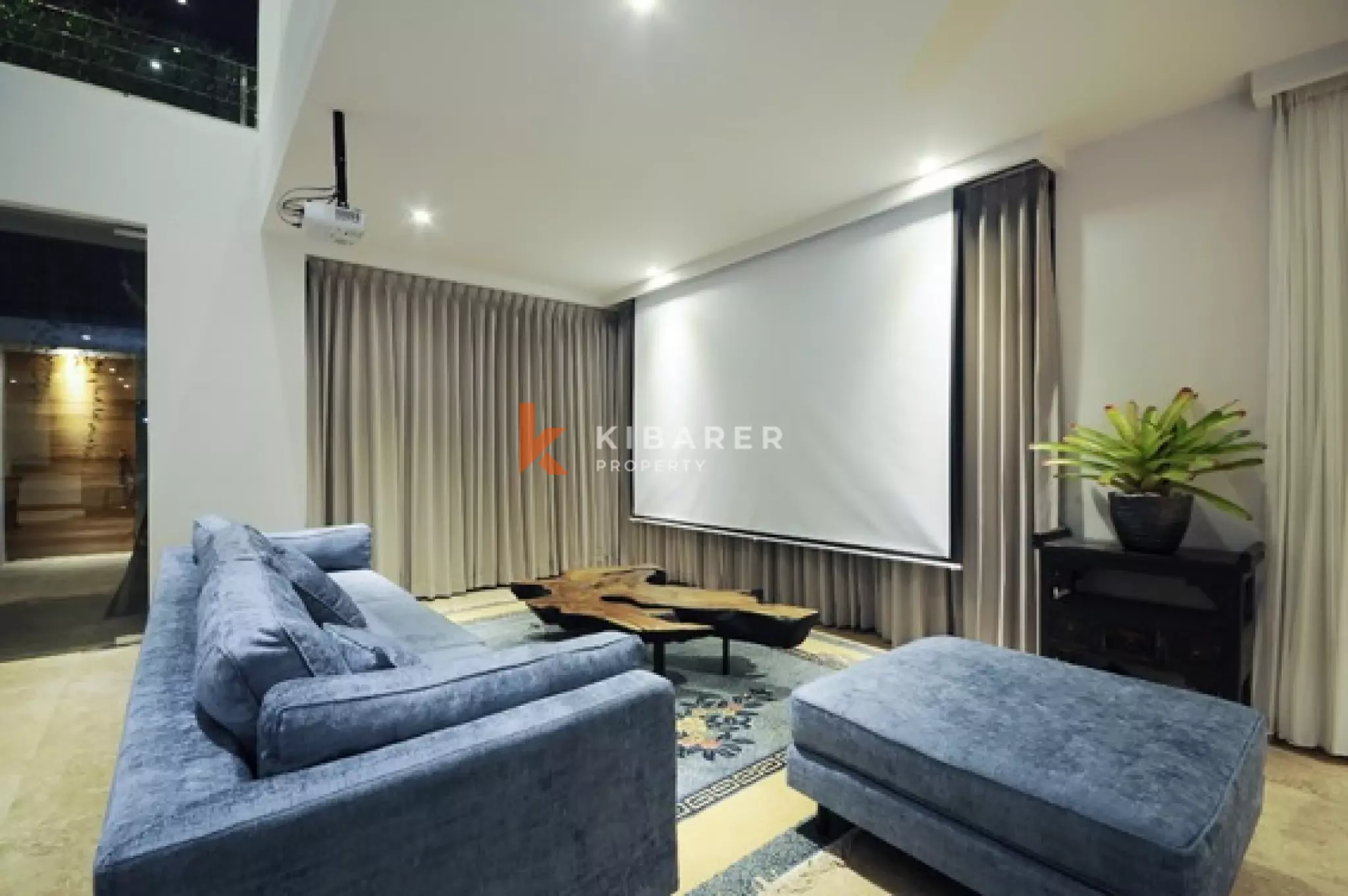 Modern Five-Bedroom Villa with Expansive Rooftop in Canggu