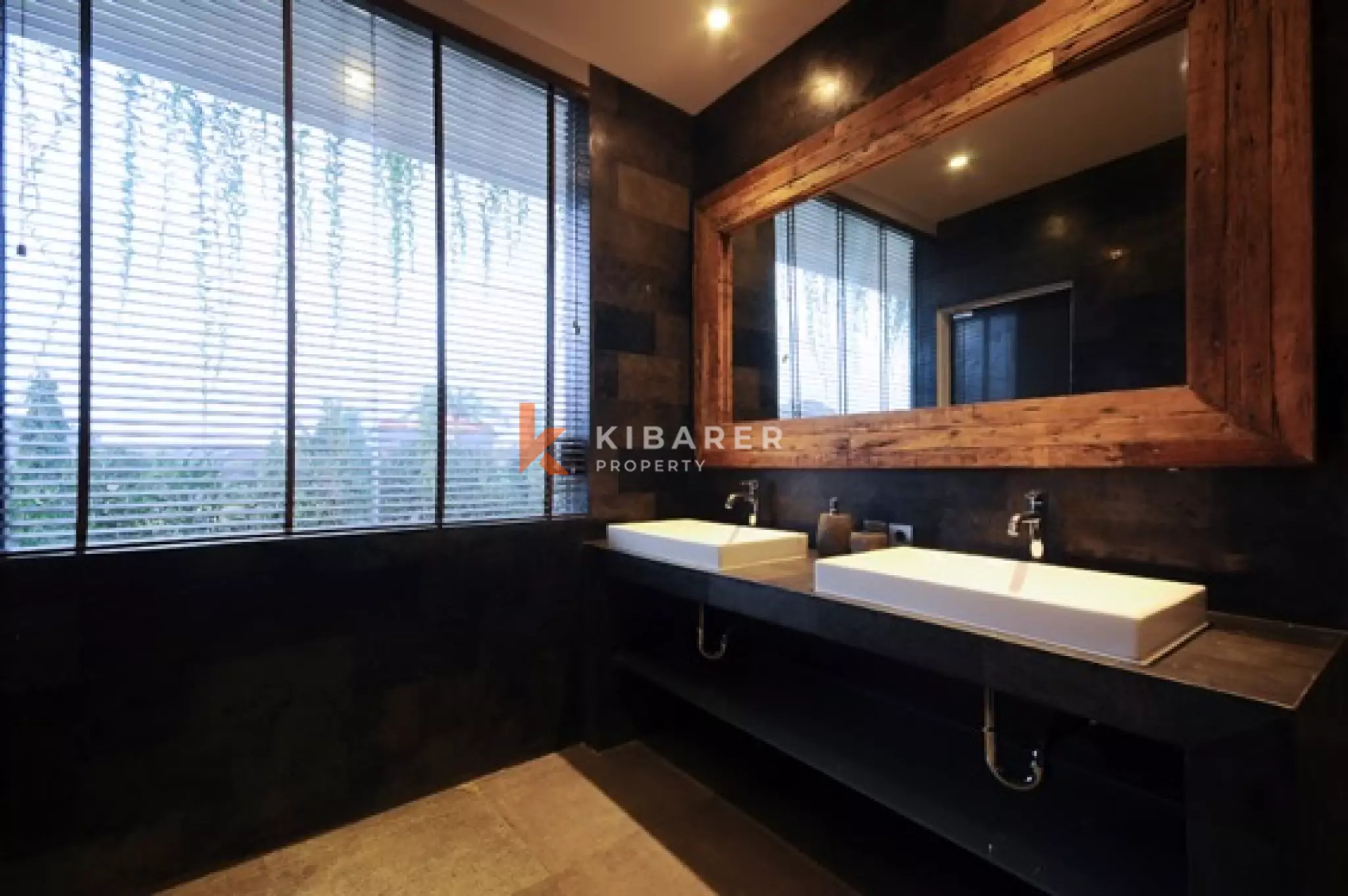 Modern Five-Bedroom Villa with Expansive Rooftop in Canggu