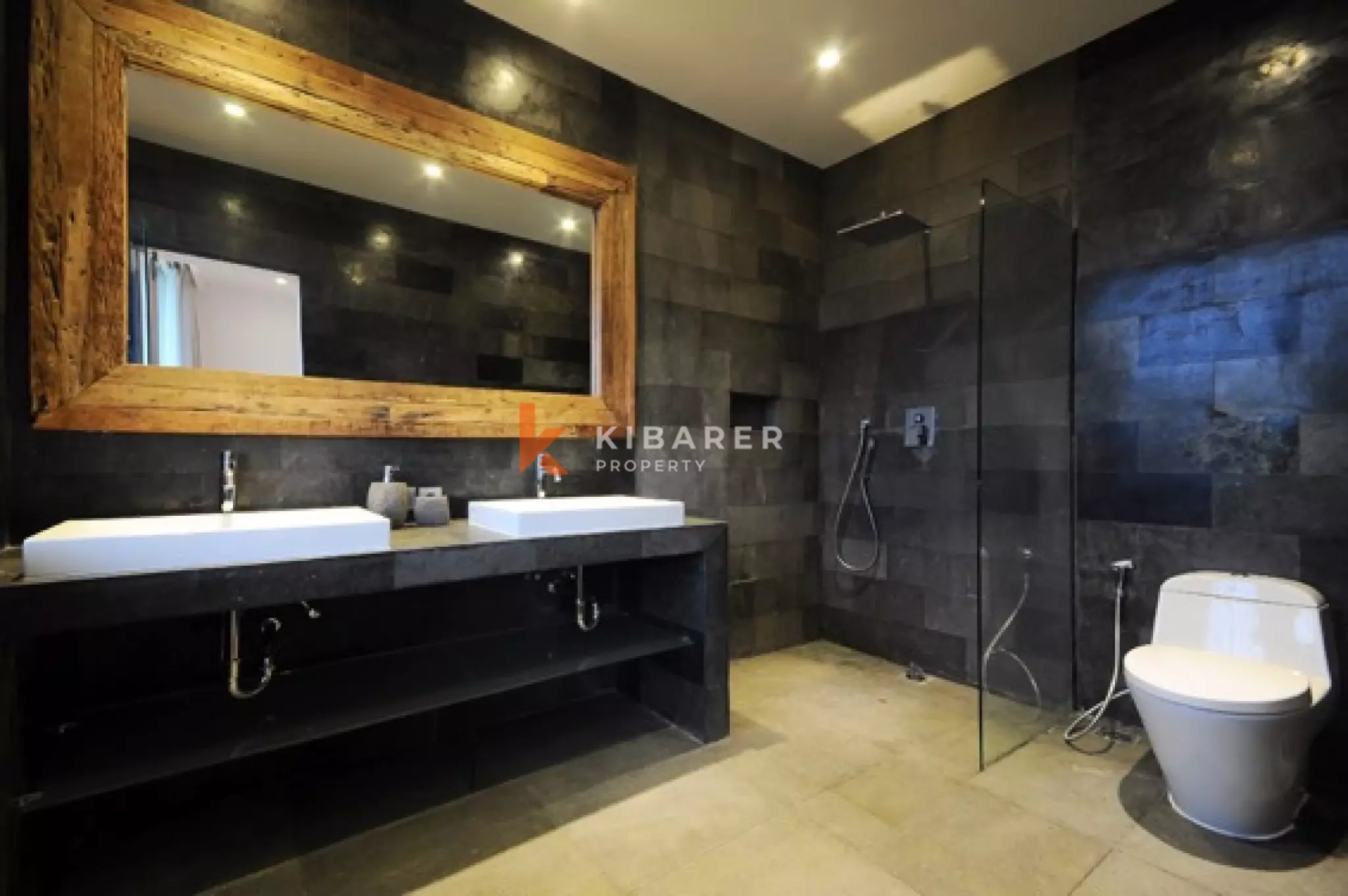 Modern Five-Bedroom Villa with Expansive Rooftop in Canggu
