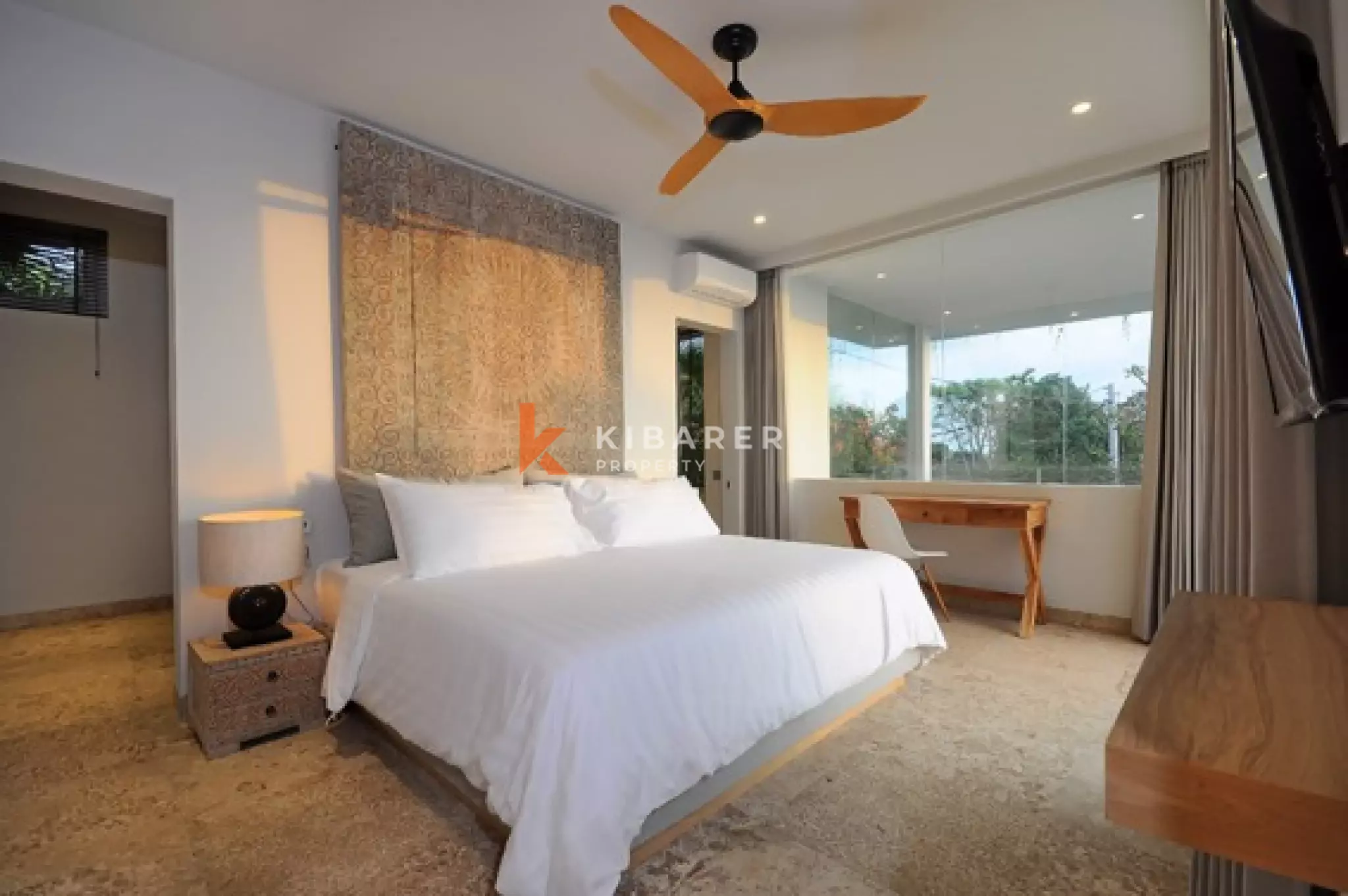 Modern Five-Bedroom Villa with Expansive Rooftop in Canggu