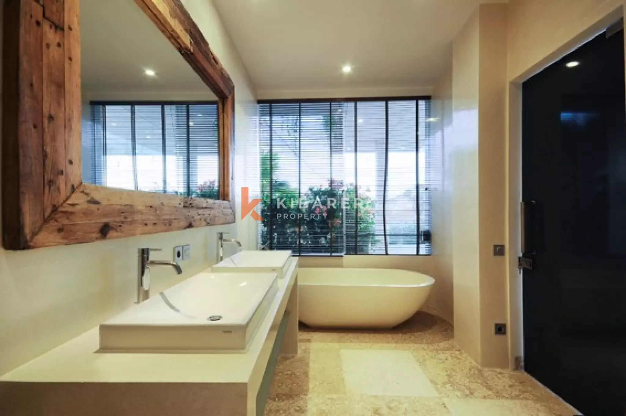 Modern Five-Bedroom Villa with Expansive Rooftop in Canggu