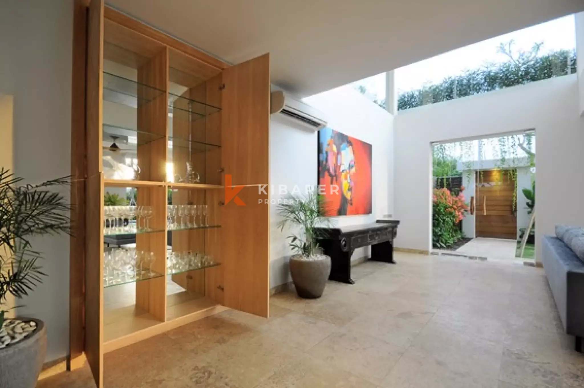 Modern Five-Bedroom Villa with Expansive Rooftop in Canggu
