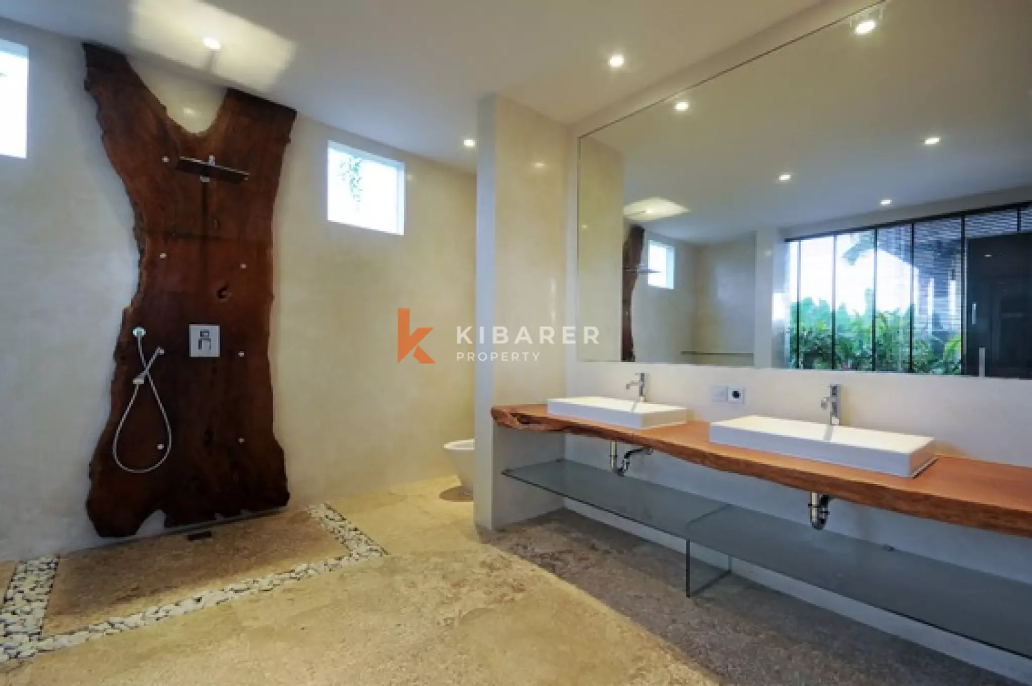 Modern Five-Bedroom Villa with Expansive Rooftop in Canggu