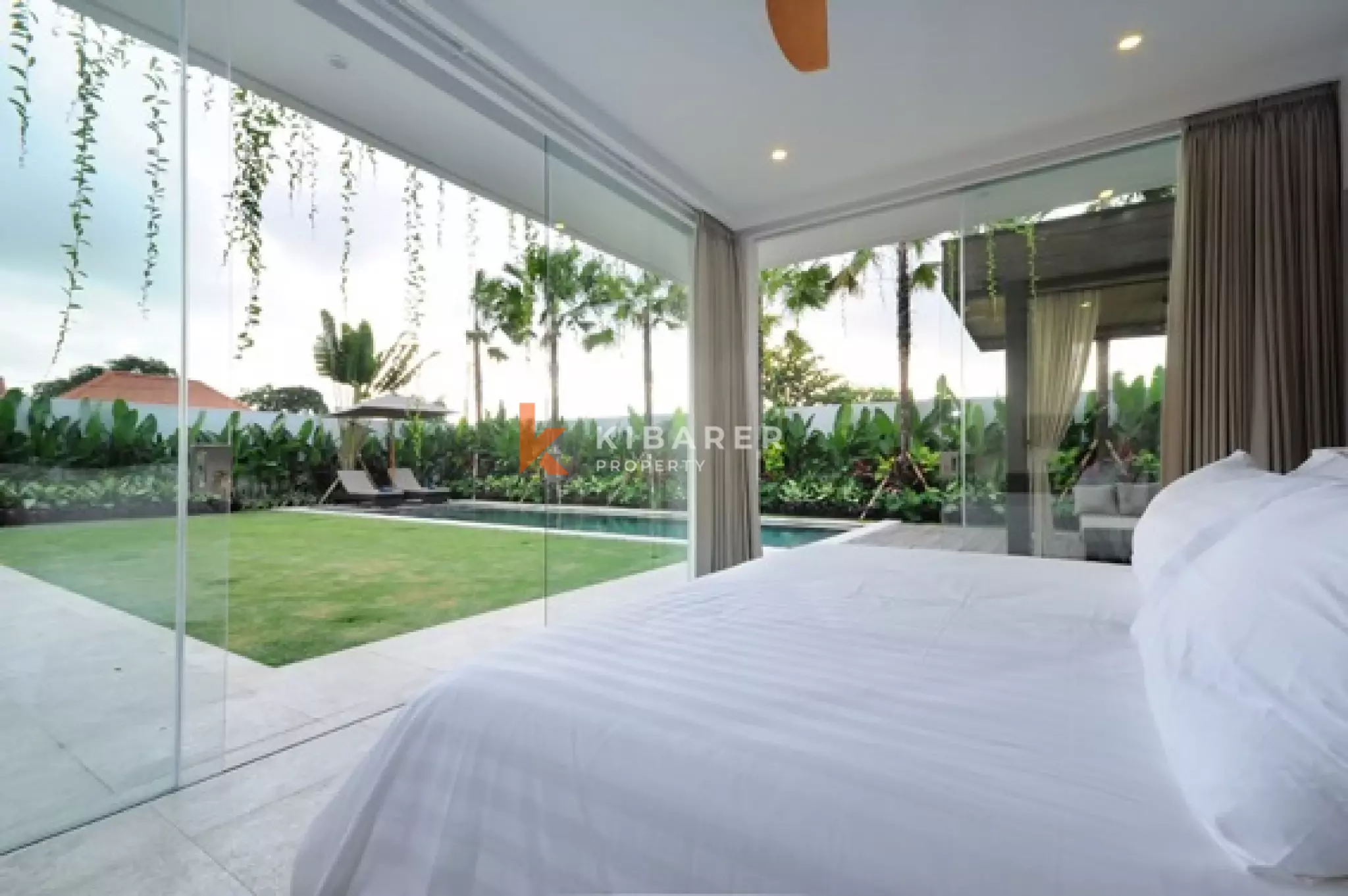 Modern Five-Bedroom Villa with Expansive Rooftop in Canggu