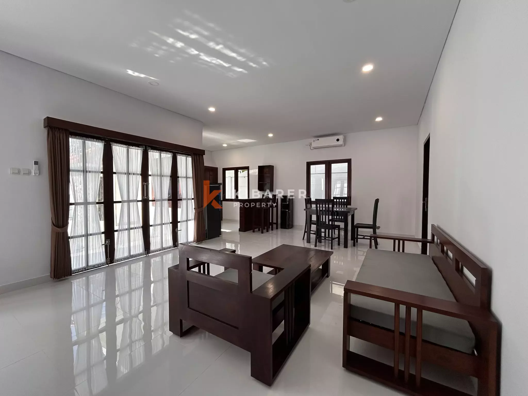 Villa de deux chambres avec grand espace extérieur dans un quartier résidentiel d'Ungasan