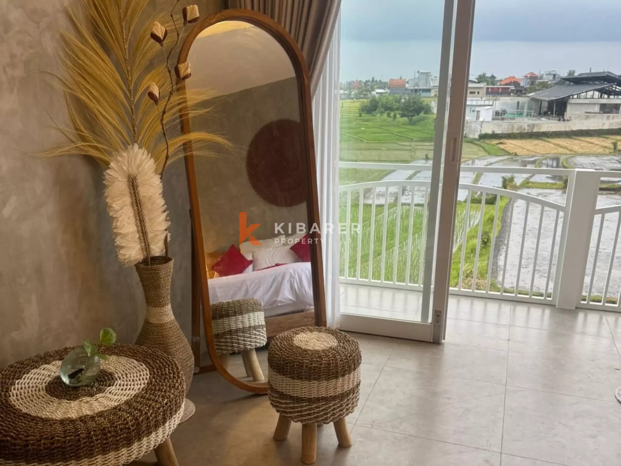 Villa Modern Dua Kamar Tidur dengan Kolam Renang Pribadi dan Rooftop Luas di Nyanyi