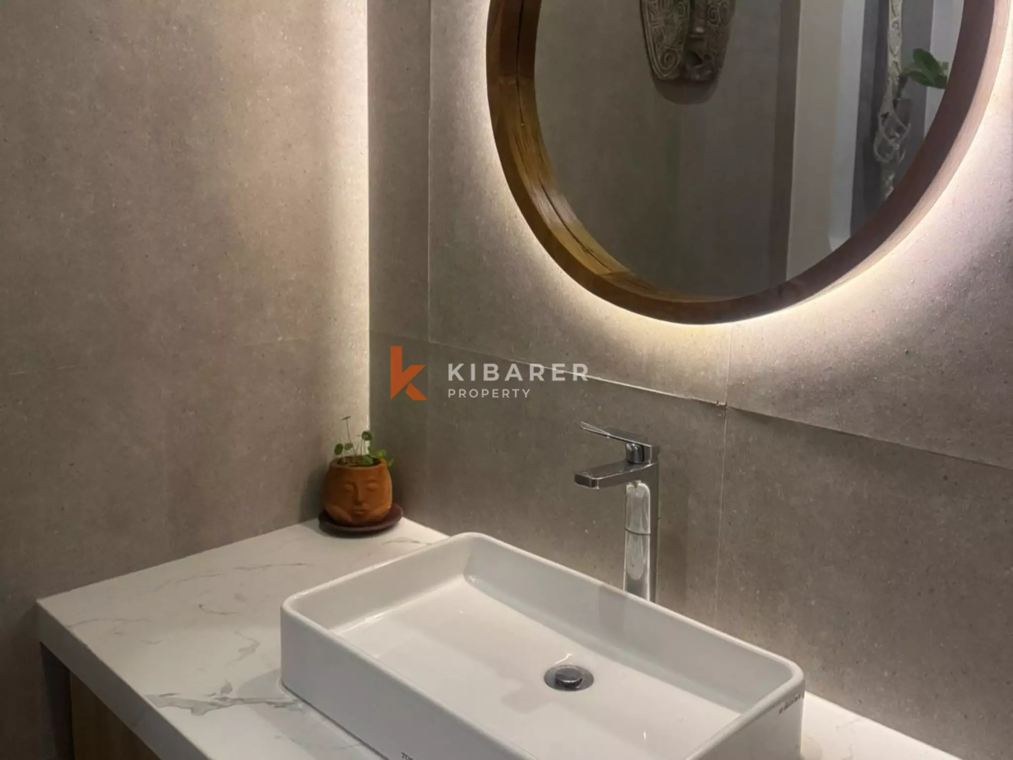 Villa Modern Dua Kamar Tidur dengan Kolam Renang Pribadi dan Rooftop Luas di Nyanyi