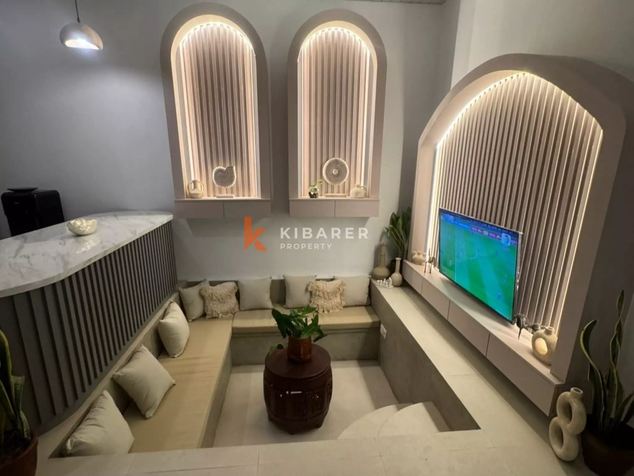 Villa Modern Dua Kamar Tidur dengan Kolam Renang Pribadi dan Rooftop Luas di Nyanyi