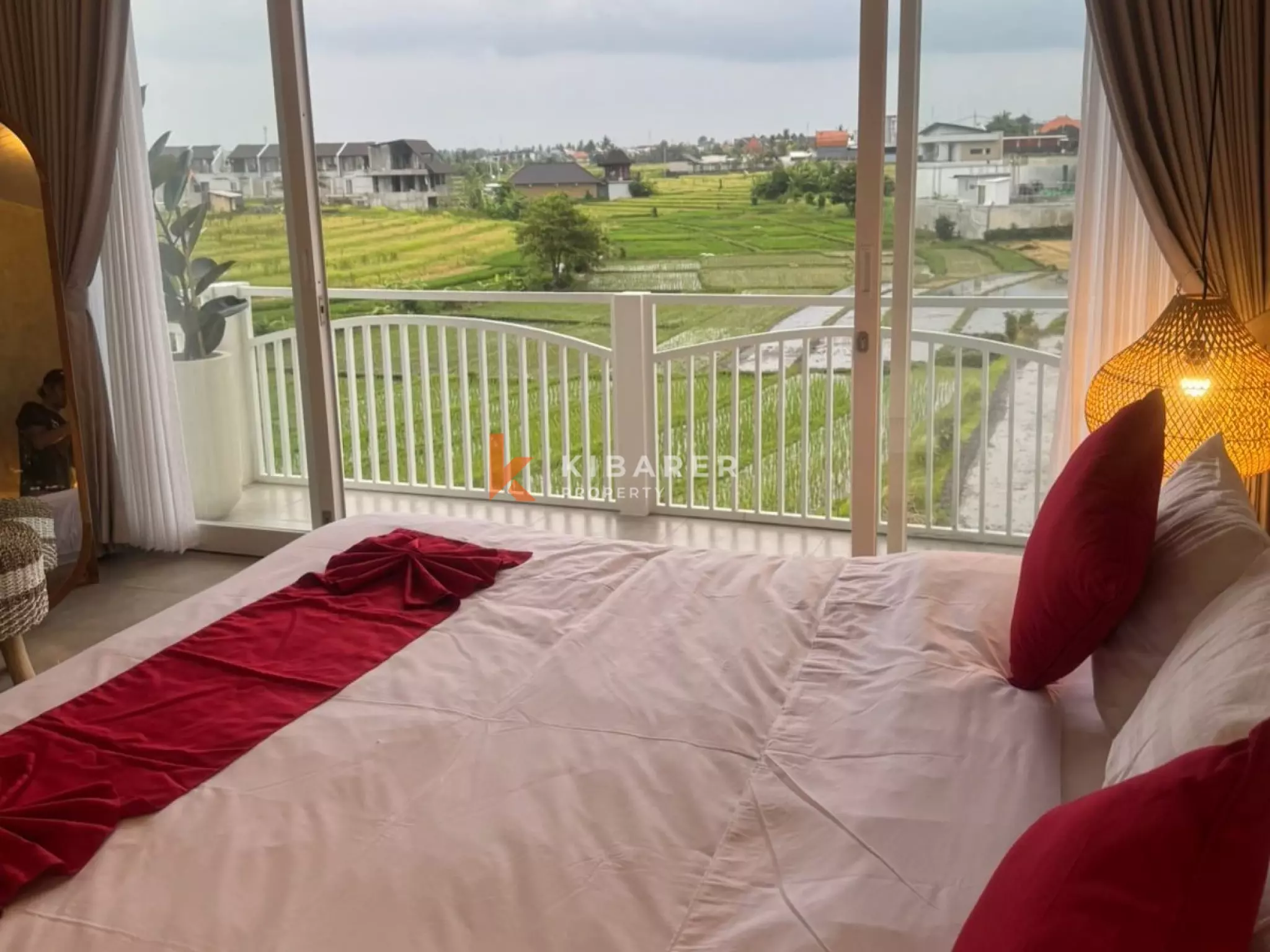 Villa Modern Dua Kamar Tidur dengan Kolam Renang Pribadi dan Rooftop Luas di Nyanyi