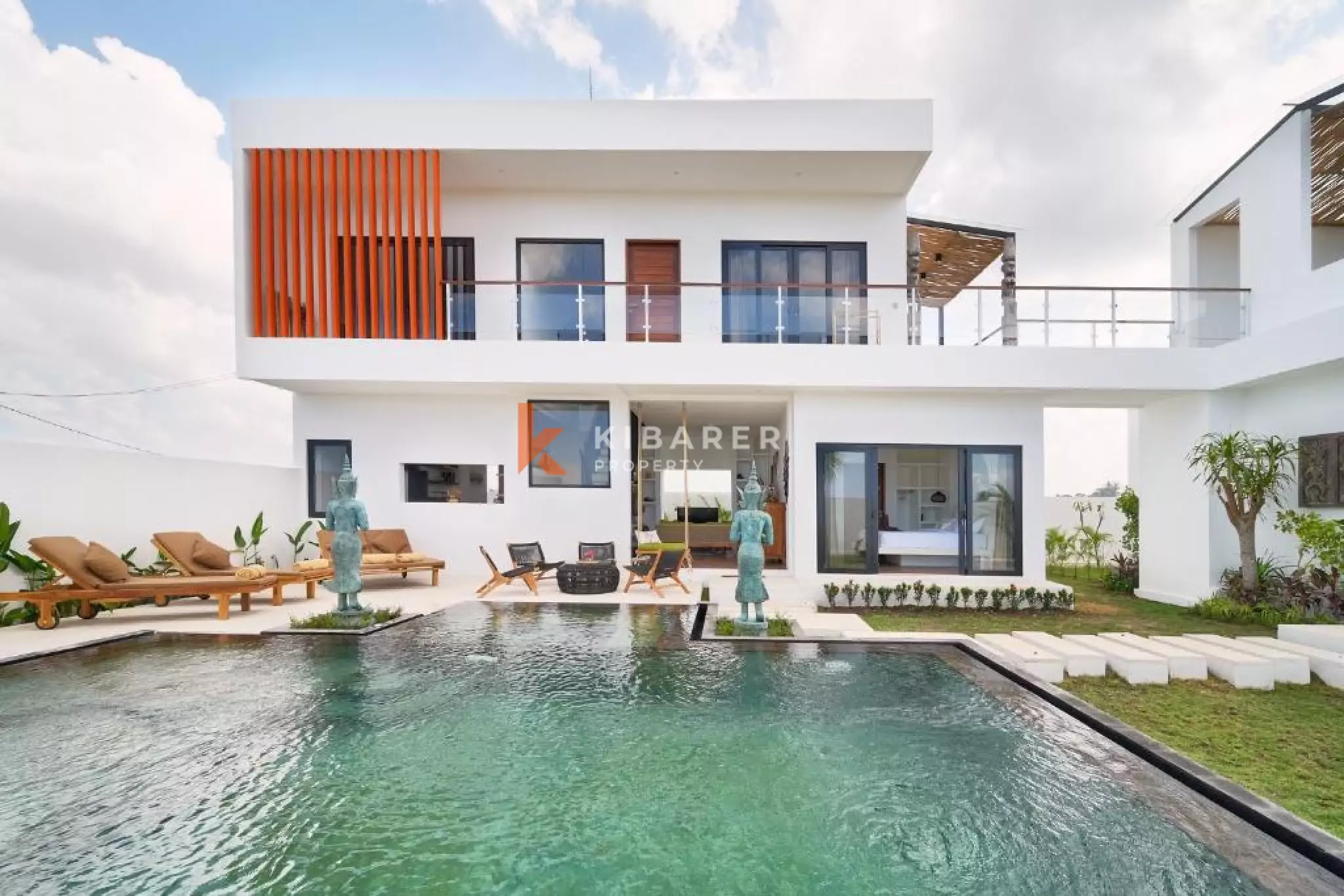 Four Bedroom Living Close to The Kelanting Beach Tabanan