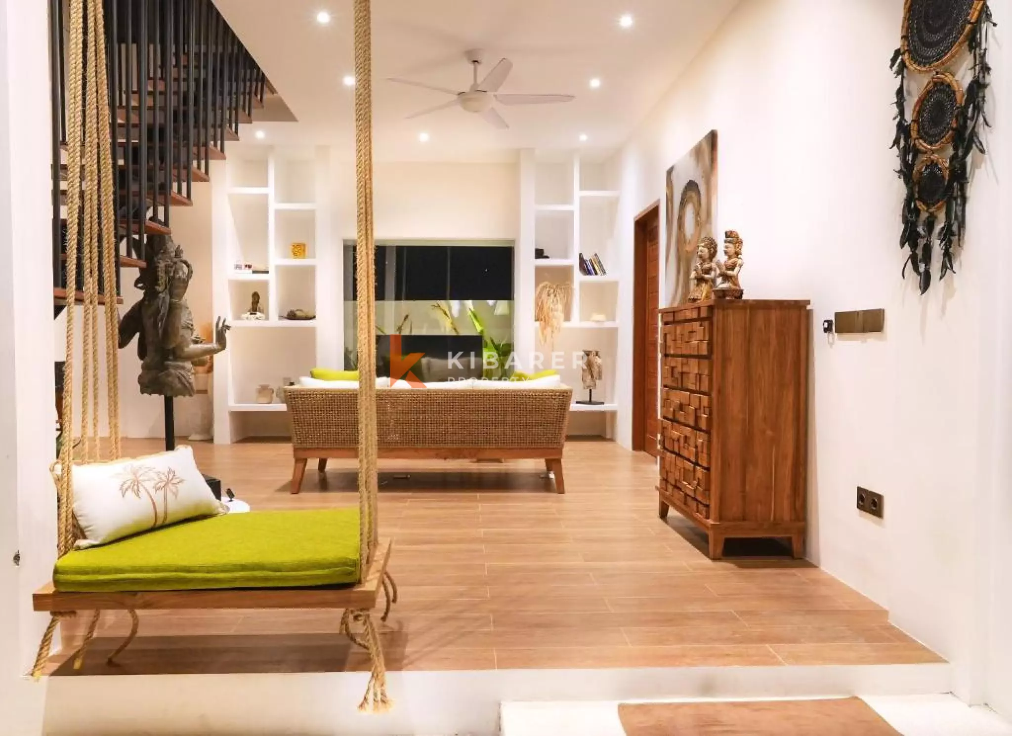 Four Bedroom Living Close to The Kelanting Beach Tabanan