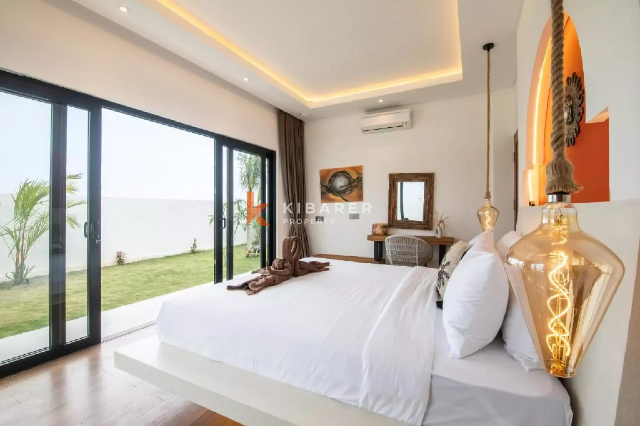 Four Bedroom Living Close to The Kelanting Beach Tabanan