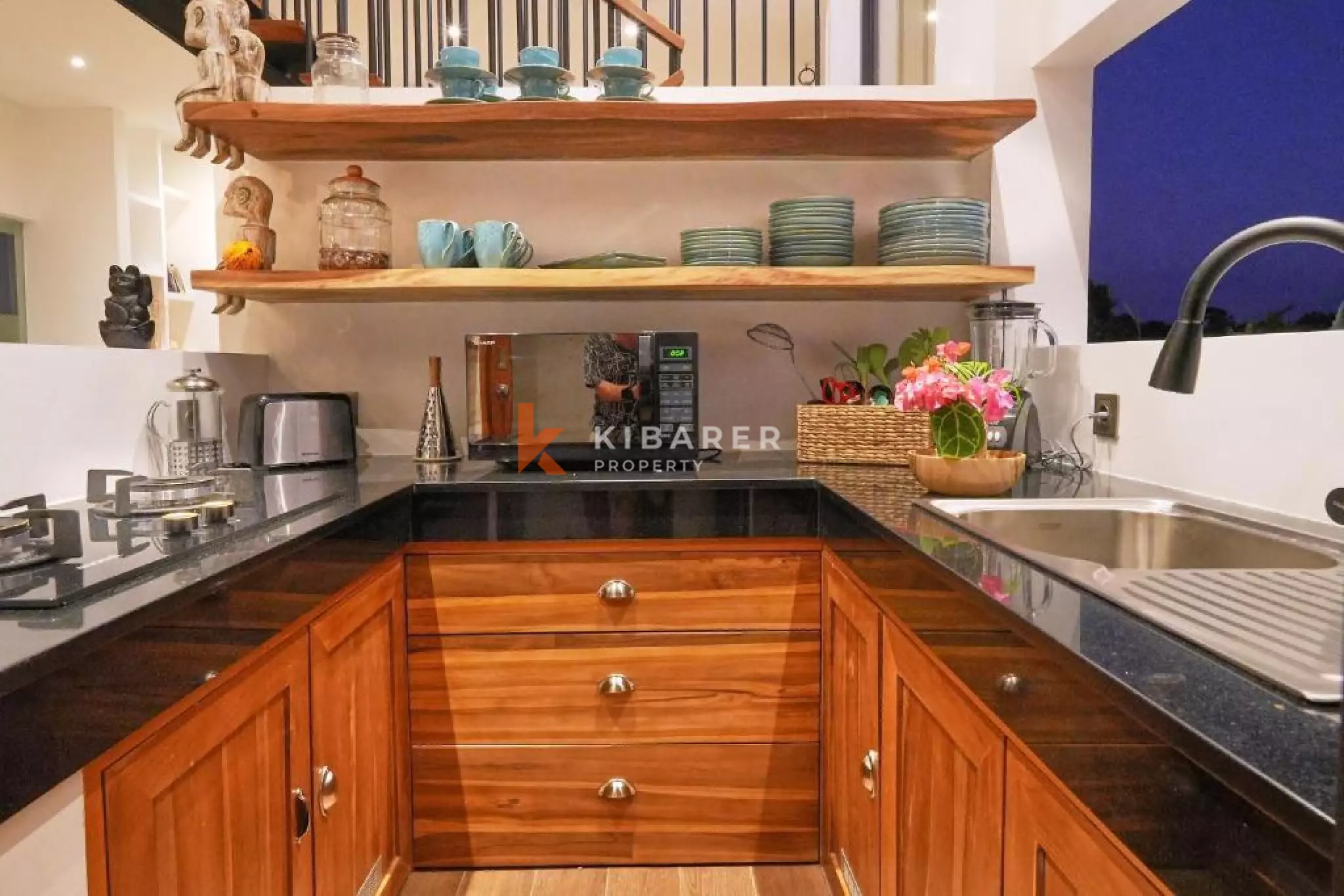 Four Bedroom Living Close to The Kelanting Beach Tabanan