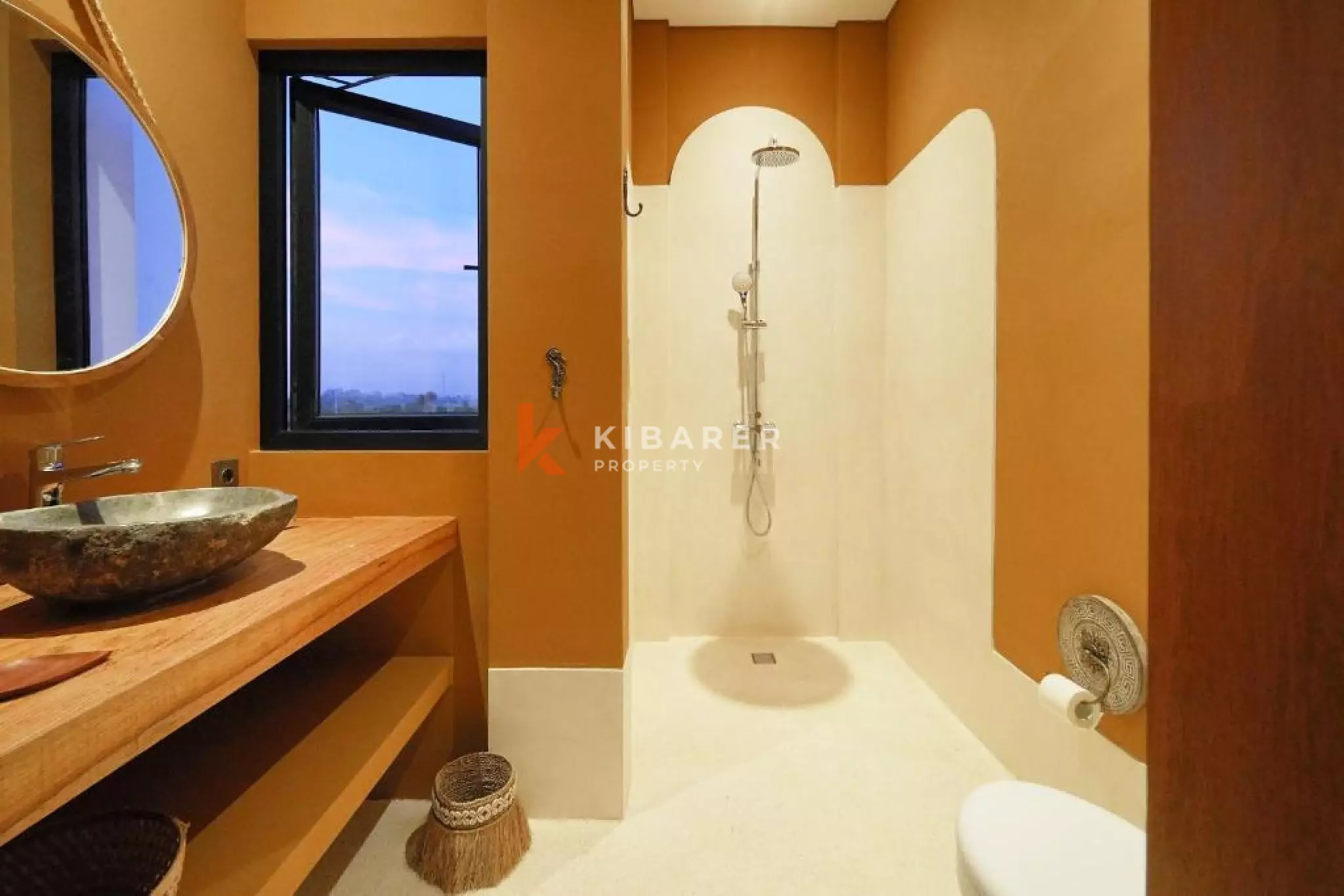 Four Bedroom Living Close to The Kelanting Beach Tabanan