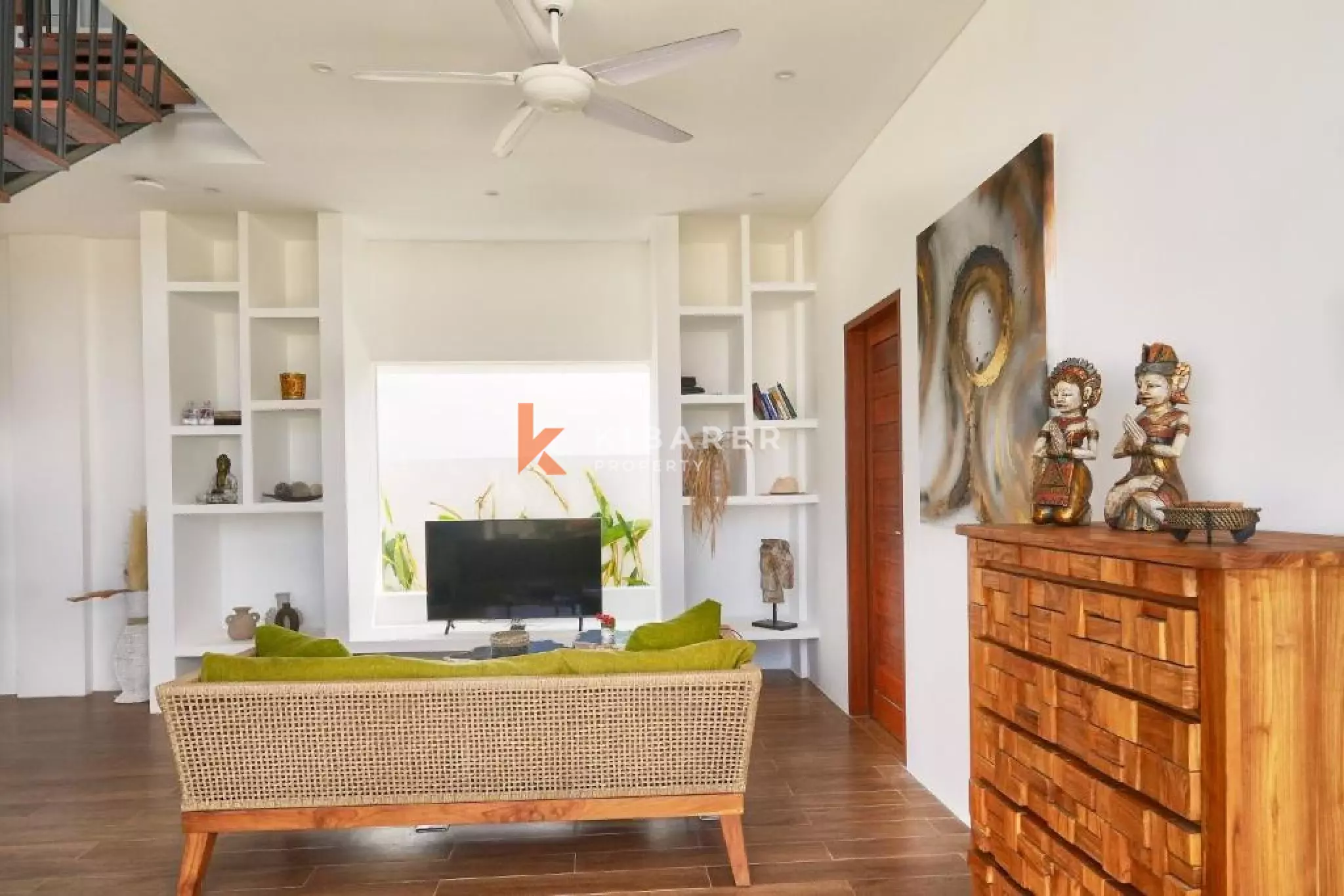 Four Bedroom Living Close to The Kelanting Beach Tabanan